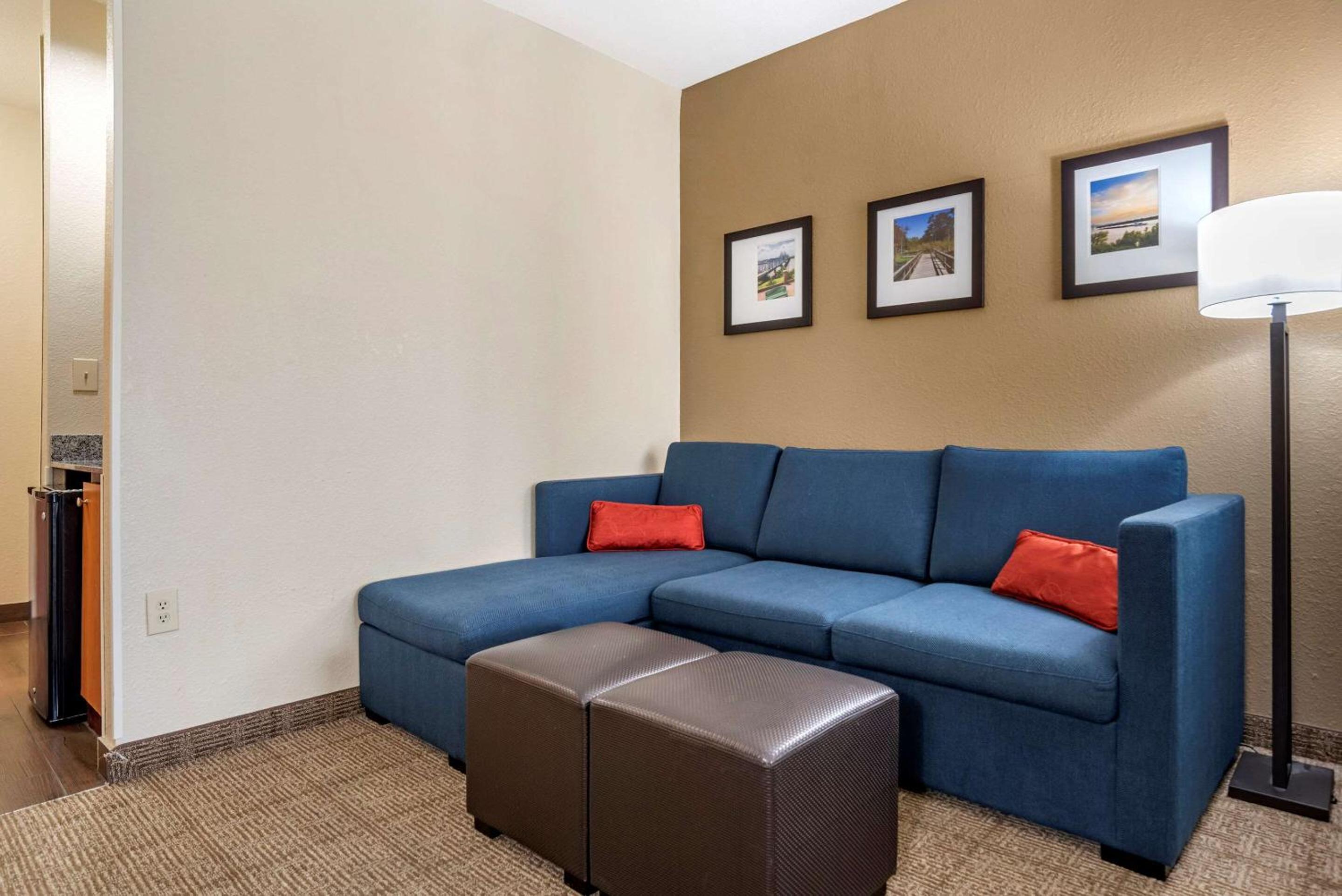 King Suite - Non-Smoking - Photo 1