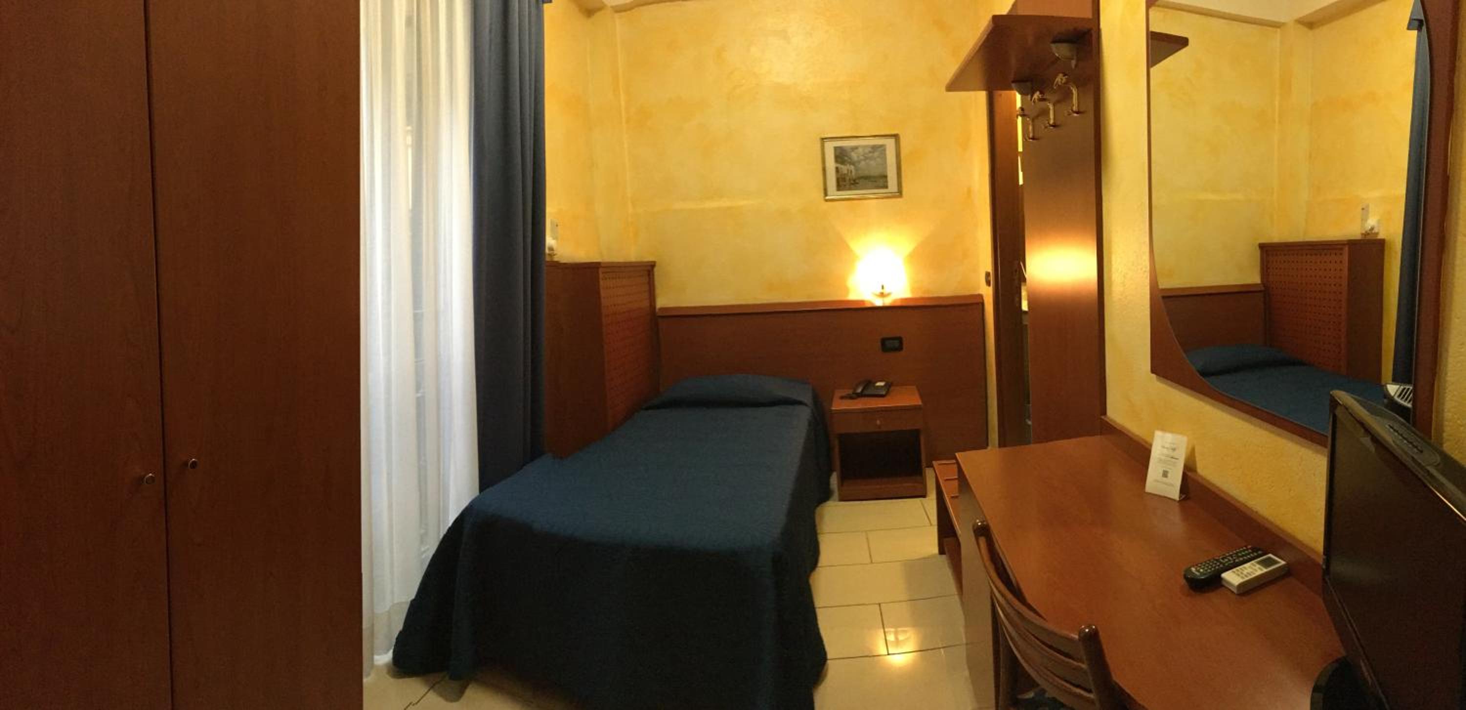 Standard Single Room with Shared Bathroom