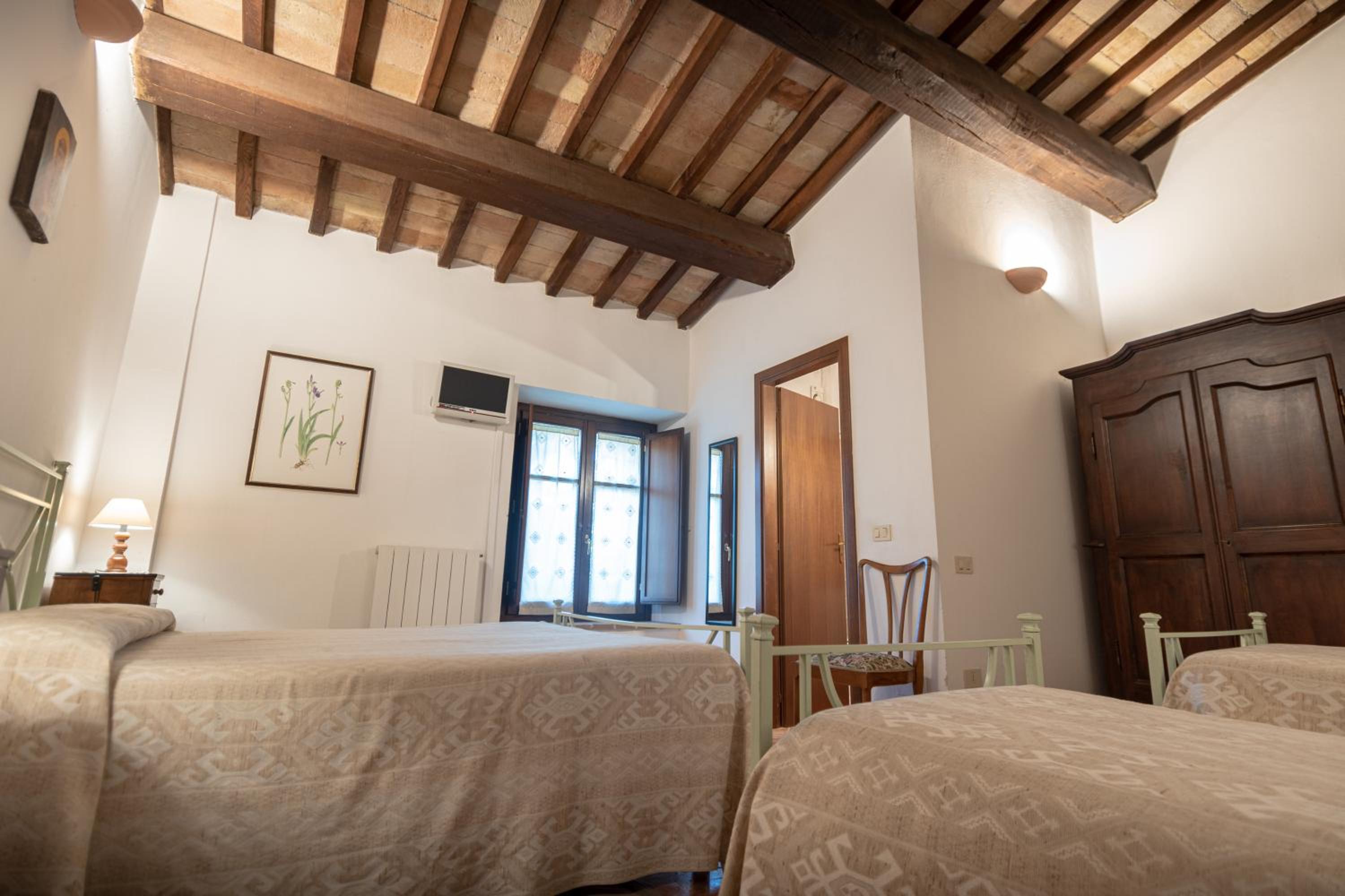 Quadruple Room - Photo 28