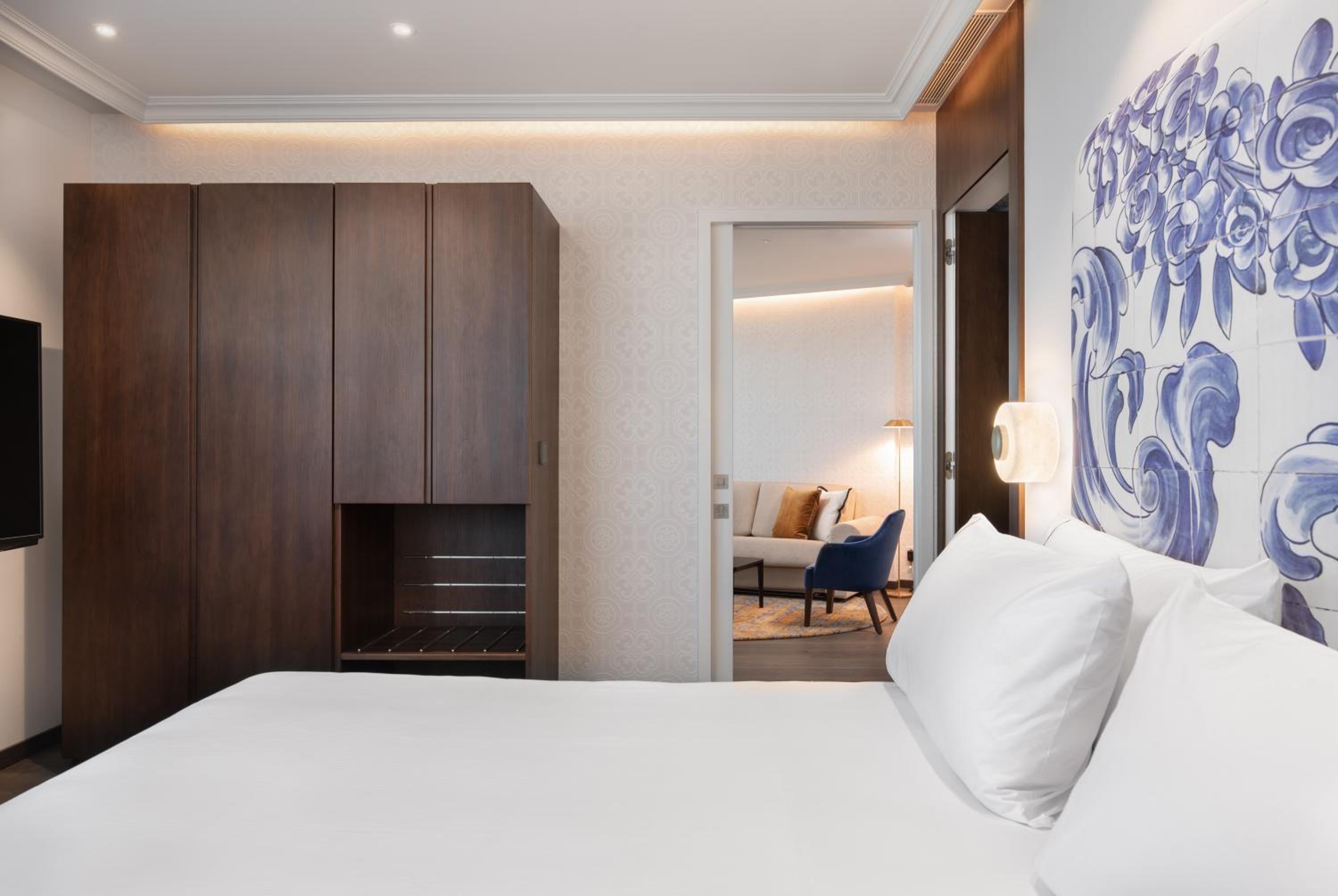 Deluxe Junior Suite - Photo 1