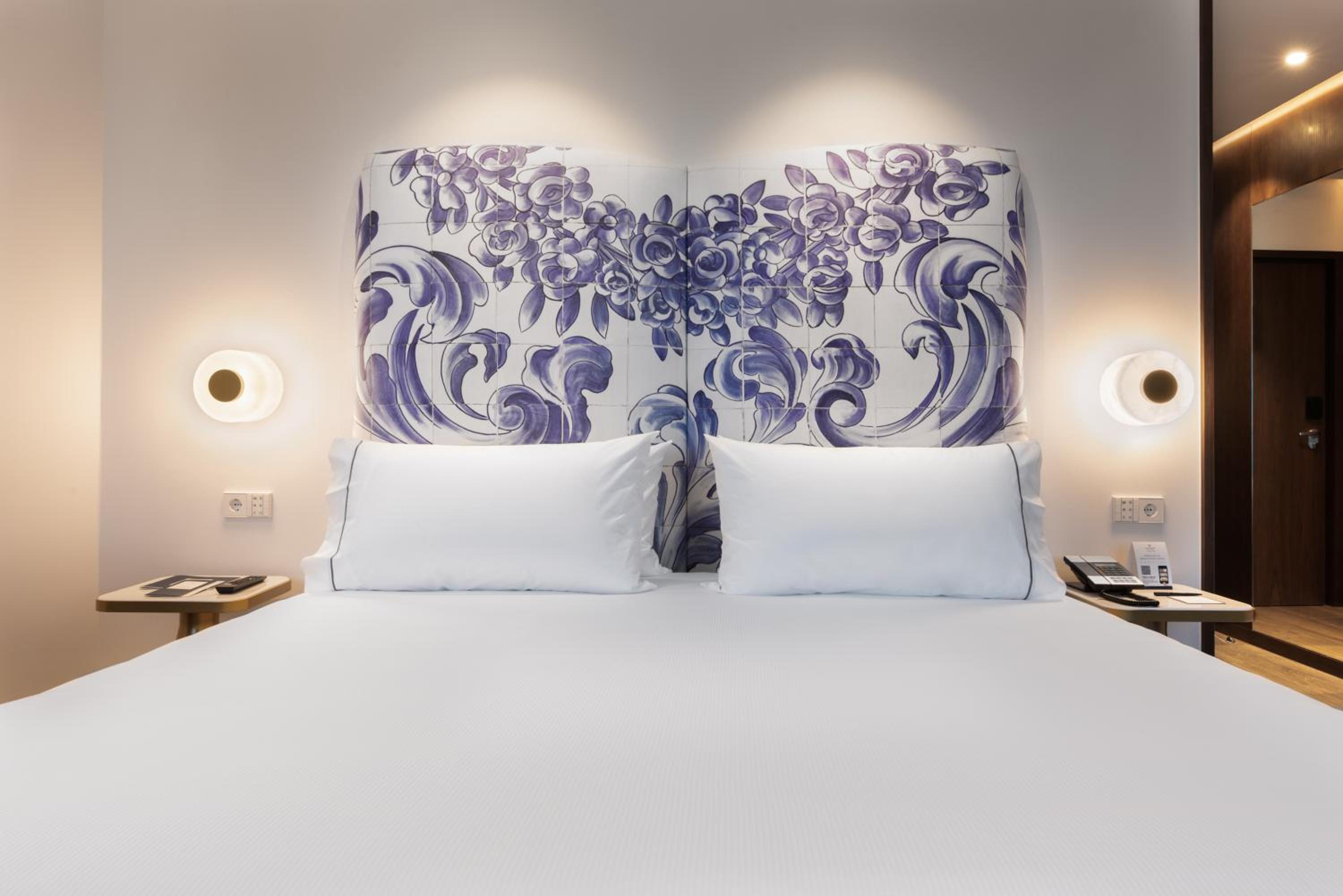 Deluxe Double or Twin Room - Photo 15