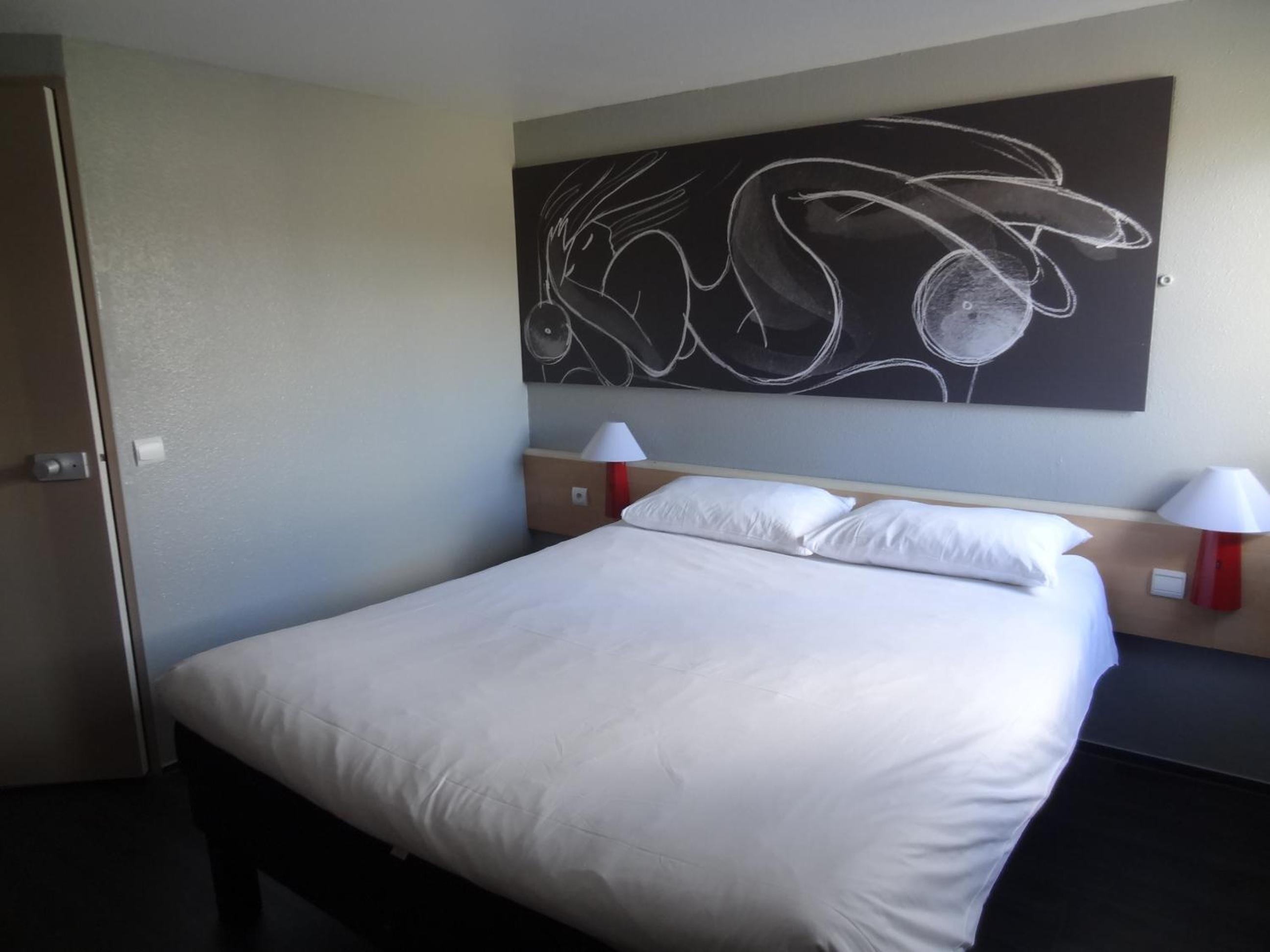 Standard Double Room - Photo 3