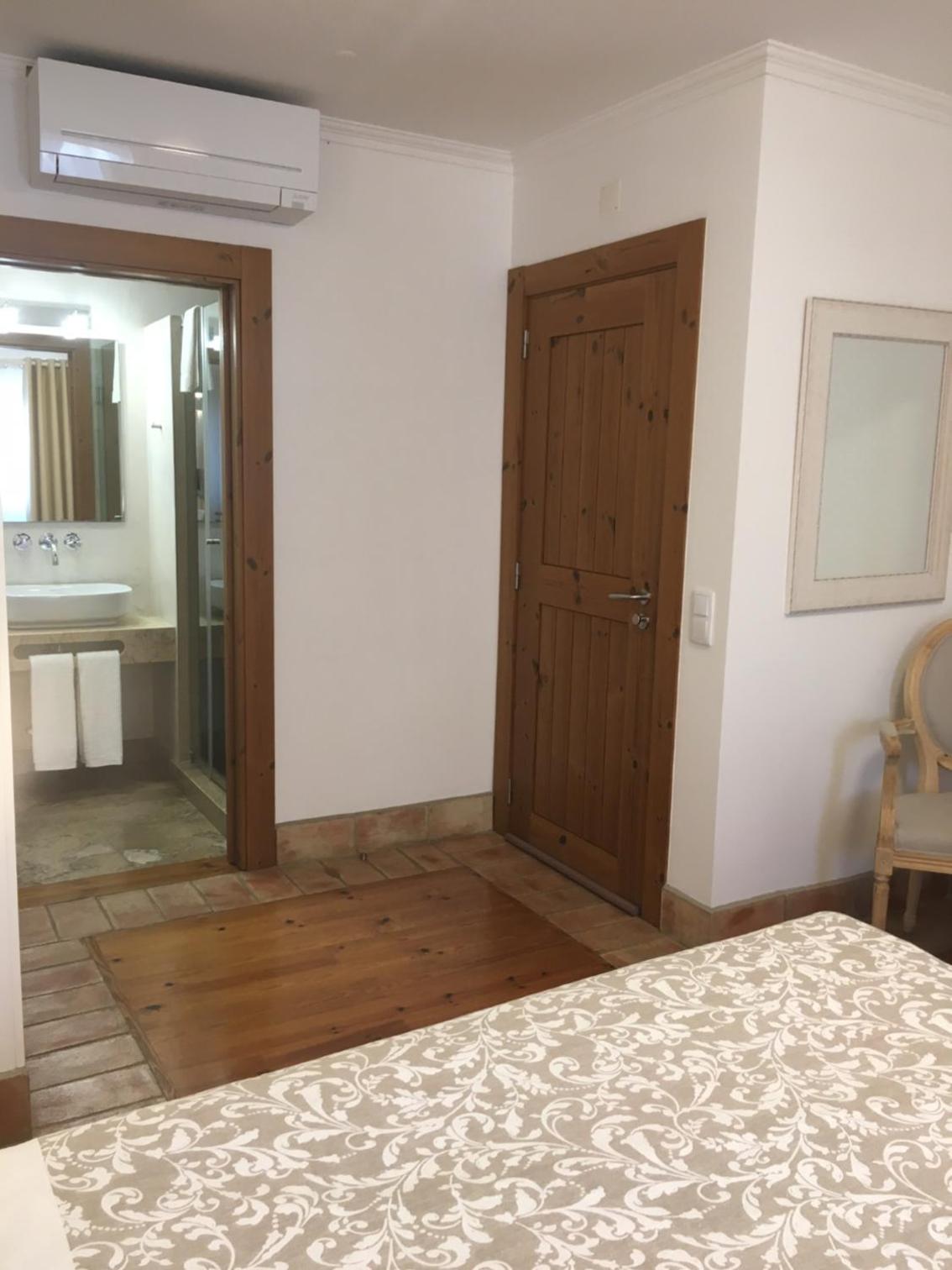 Double Room - Photo 2