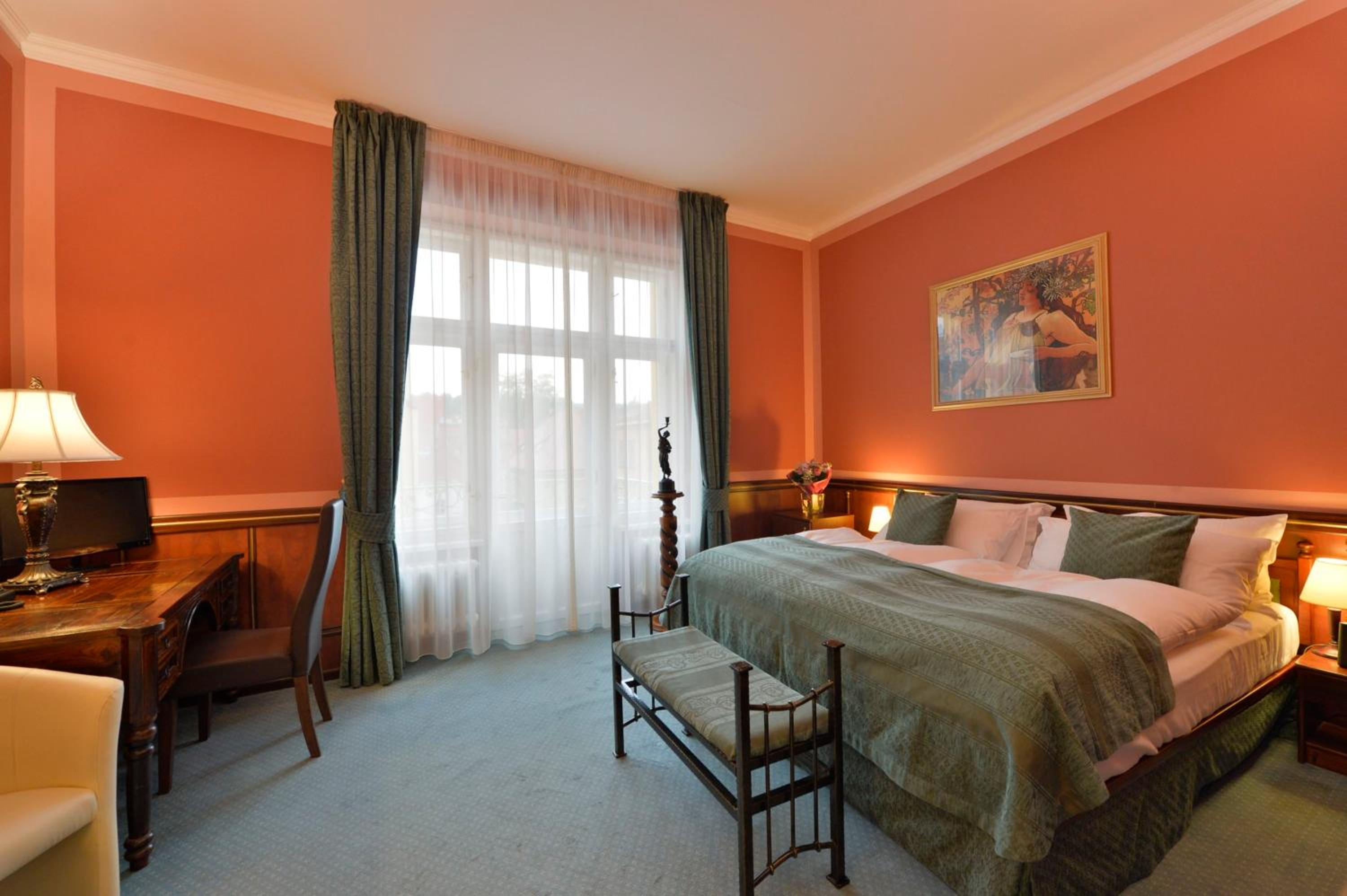 Deluxe Double or Twin Room