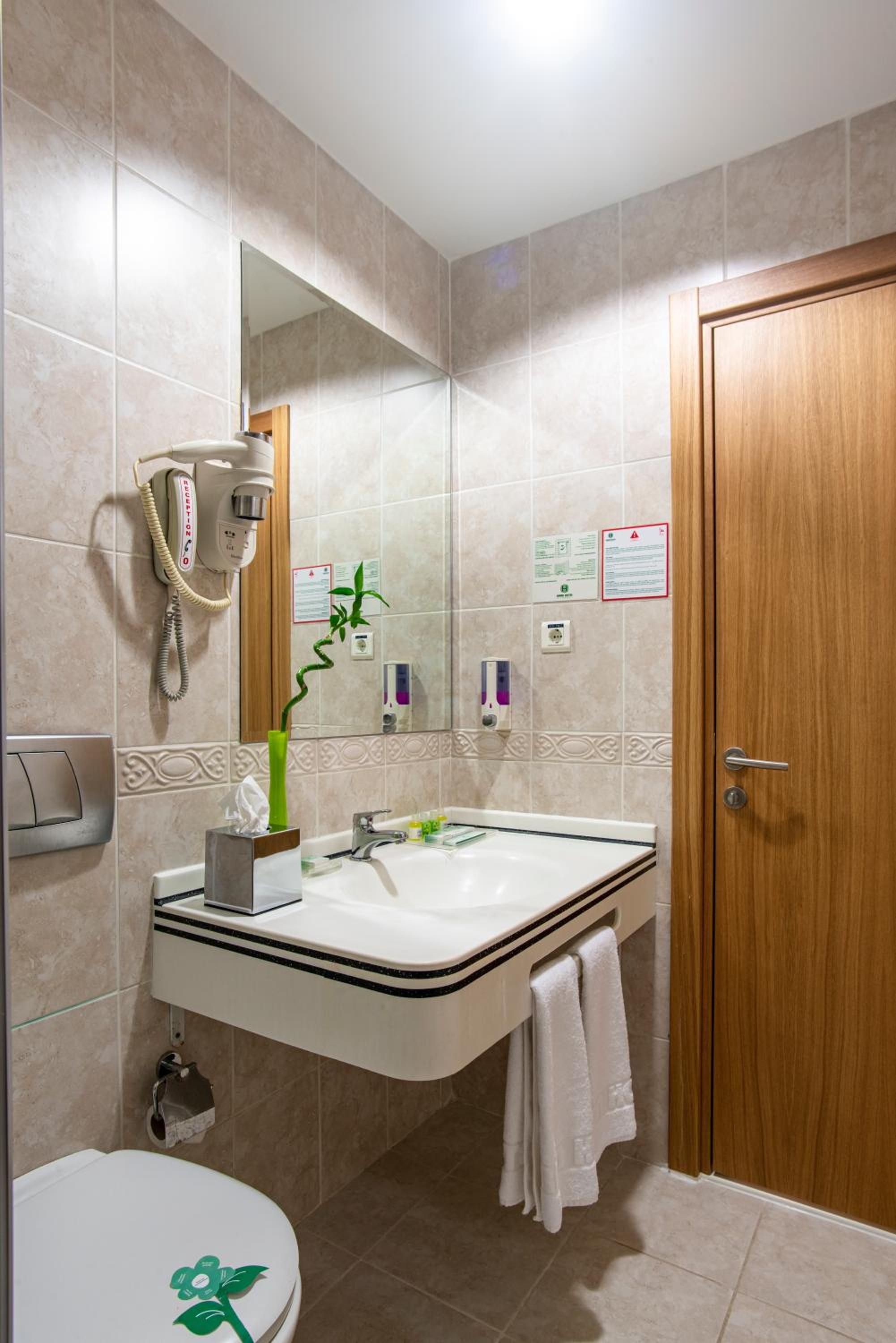 Double Room or Twin Room photo 3