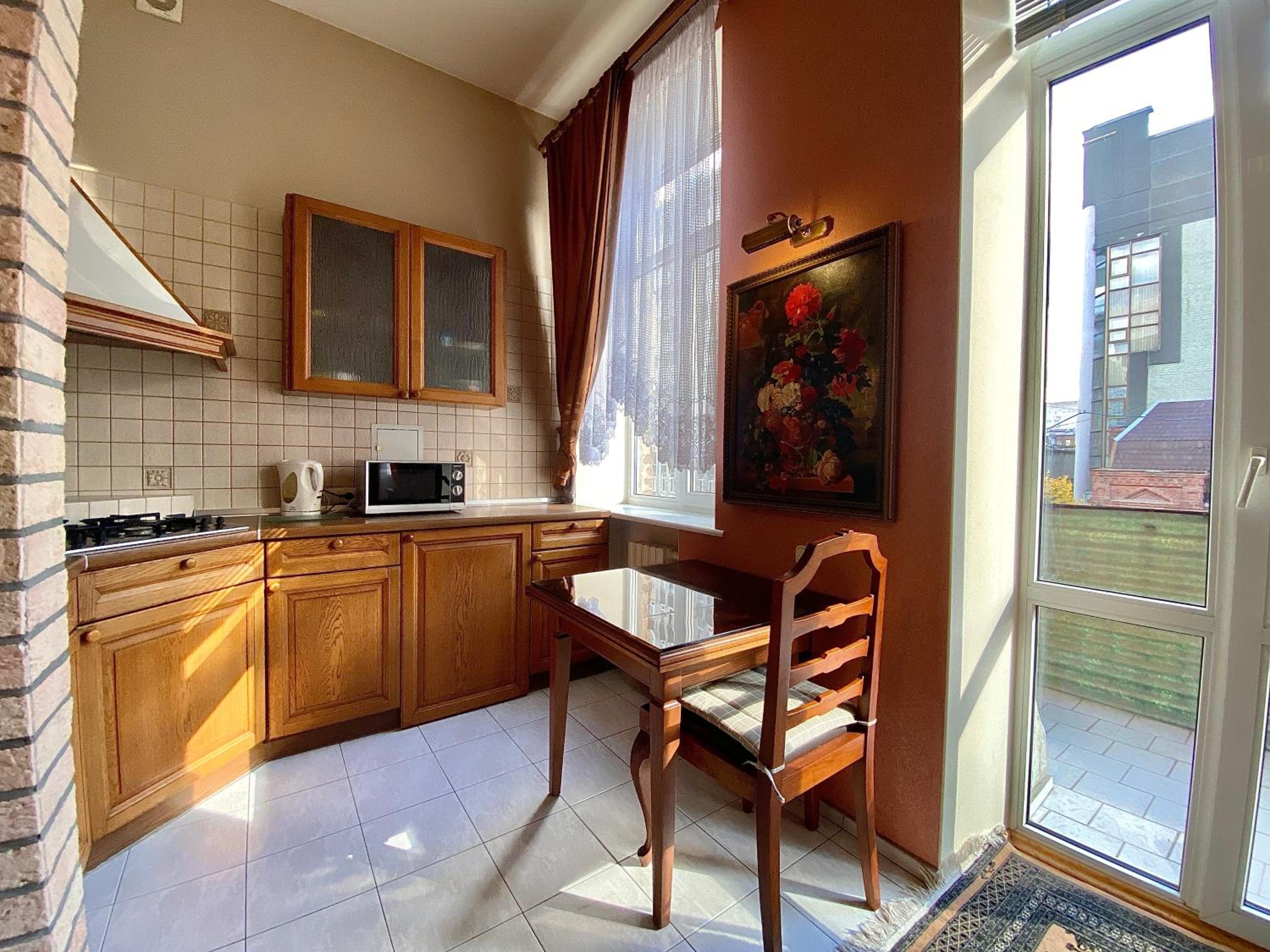 One-Bedroom Apartment photo 1