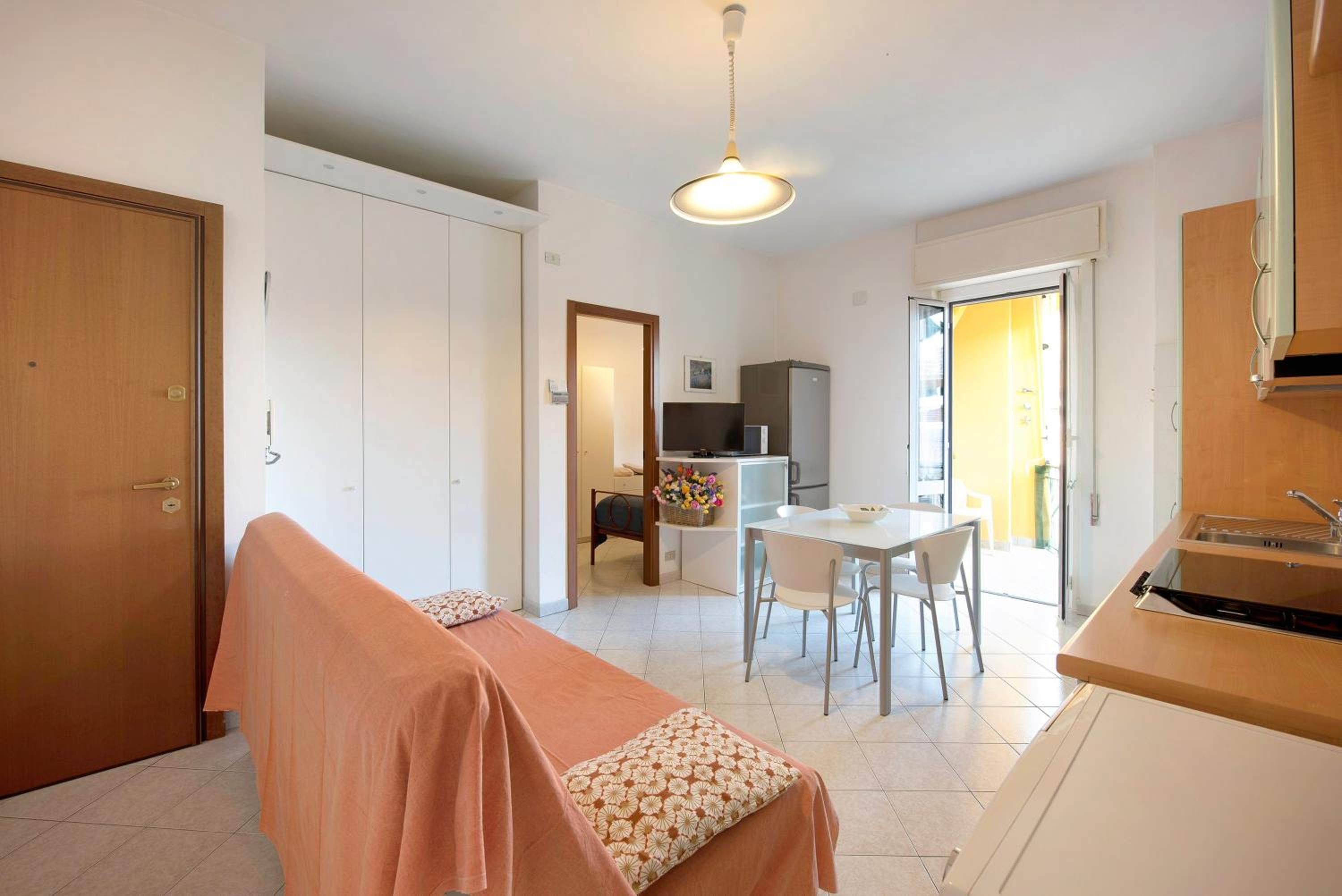 Two-Bedroom Deluxe Apartment with Balcony