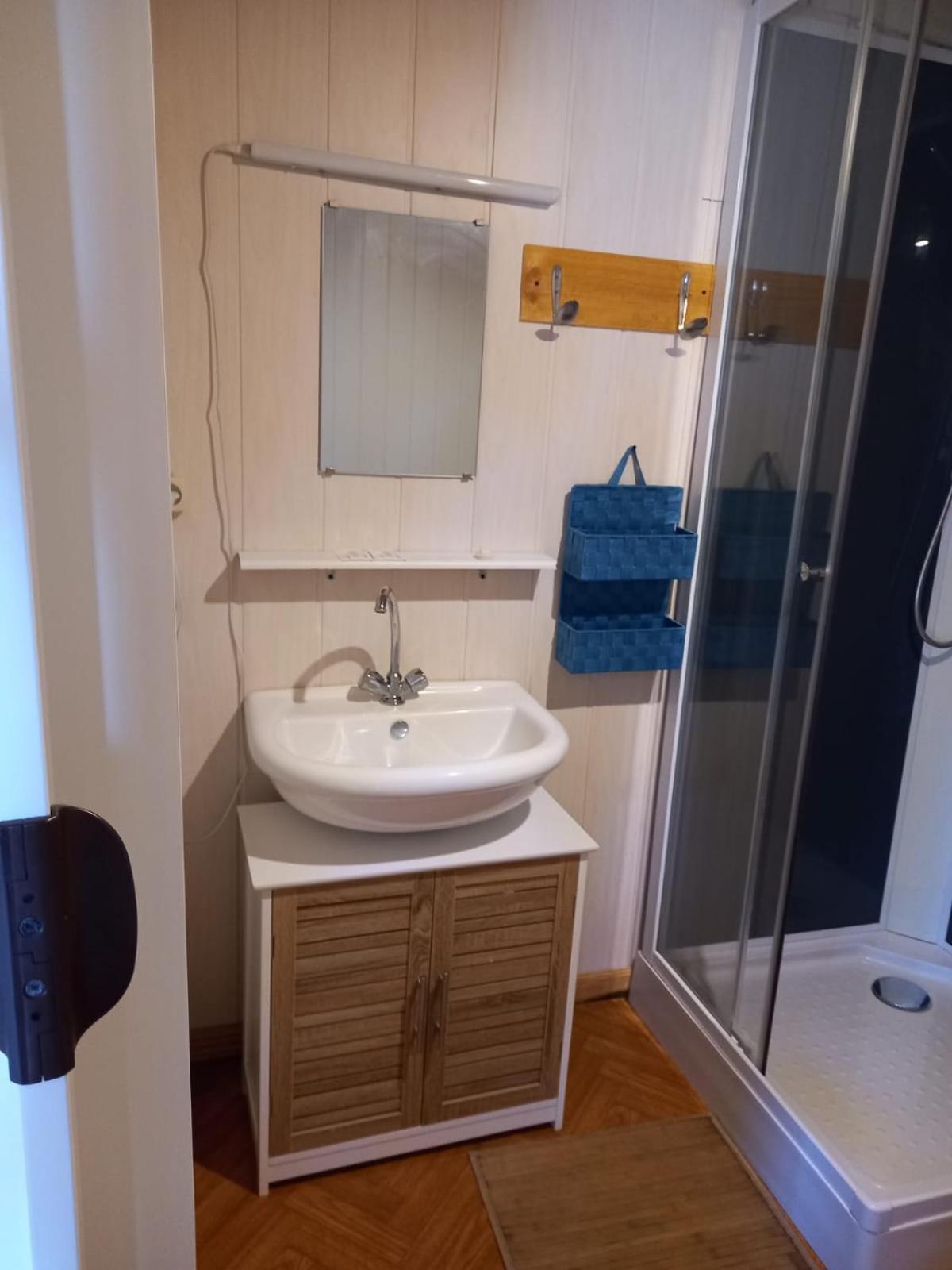One-Bedroom Chalet - Photo 2