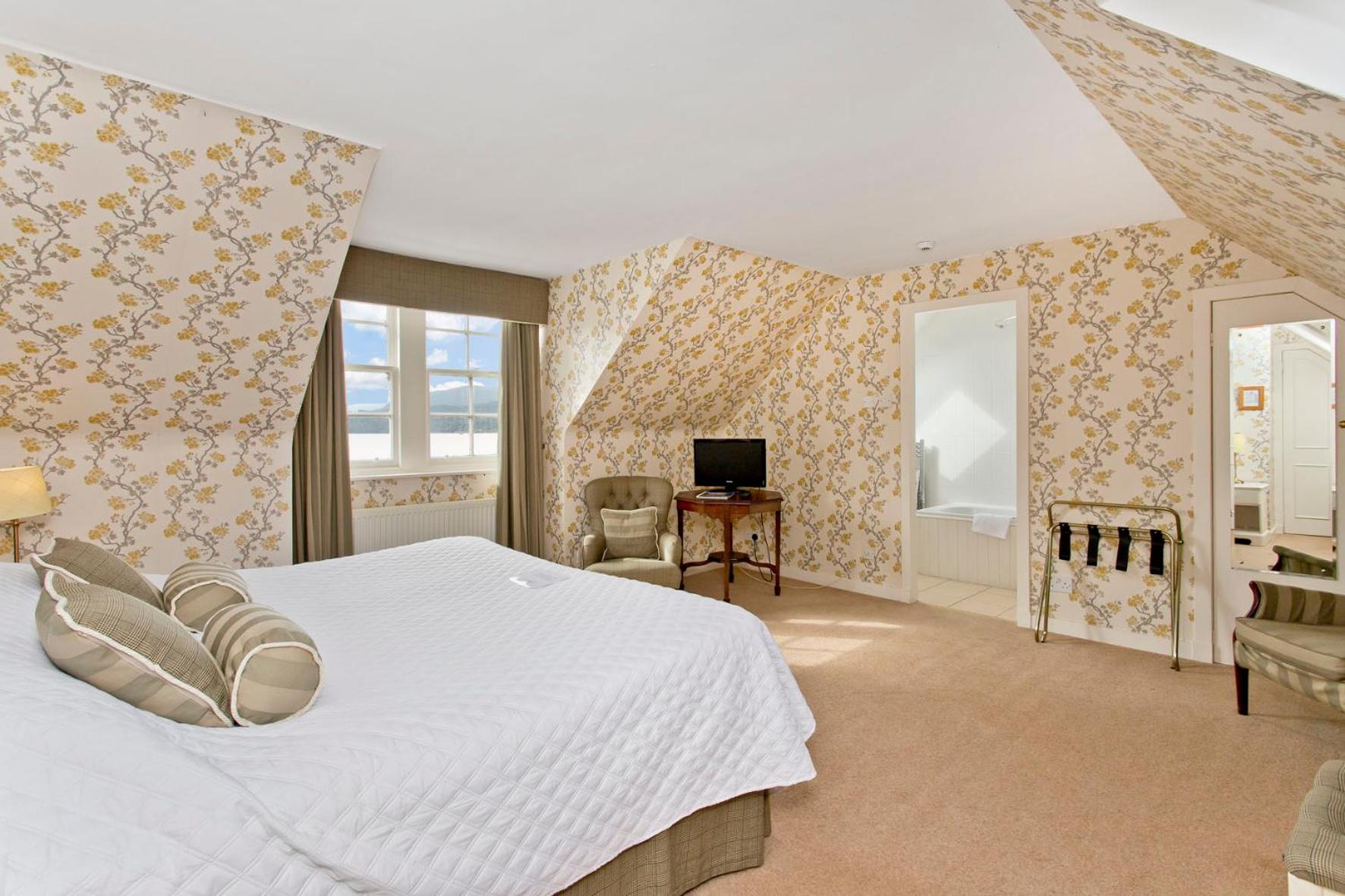 Twin Room with Sea View - Photo 3