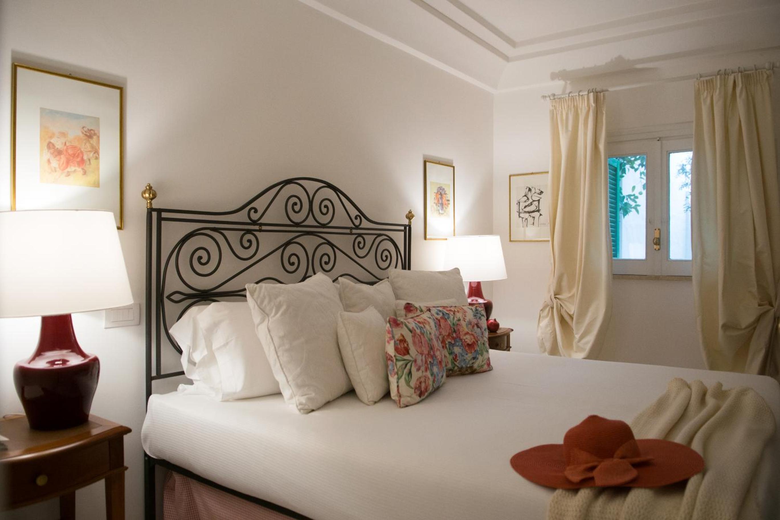Superior Double or Twin Room photo 3