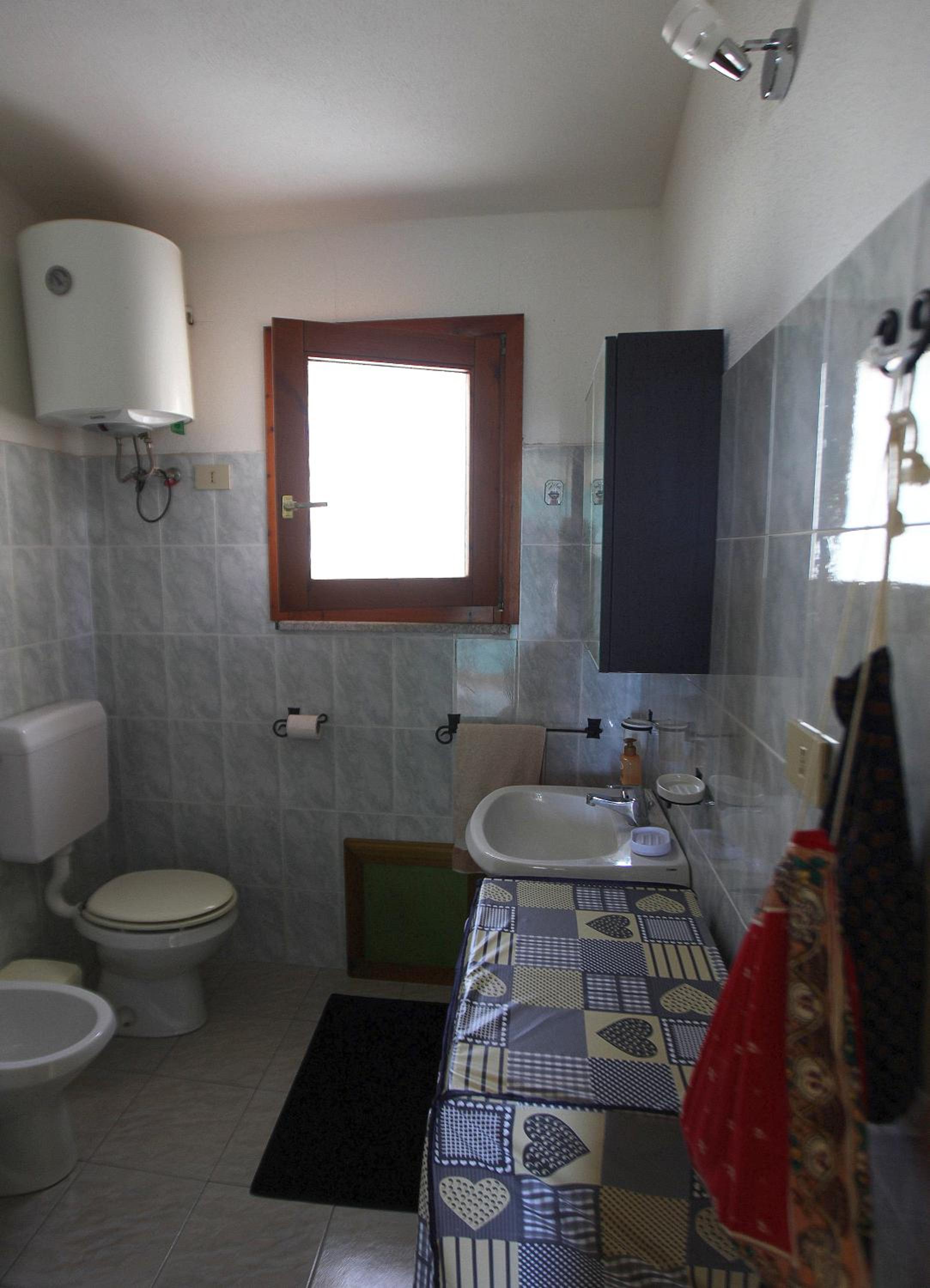Two-Bedroom House photo 3