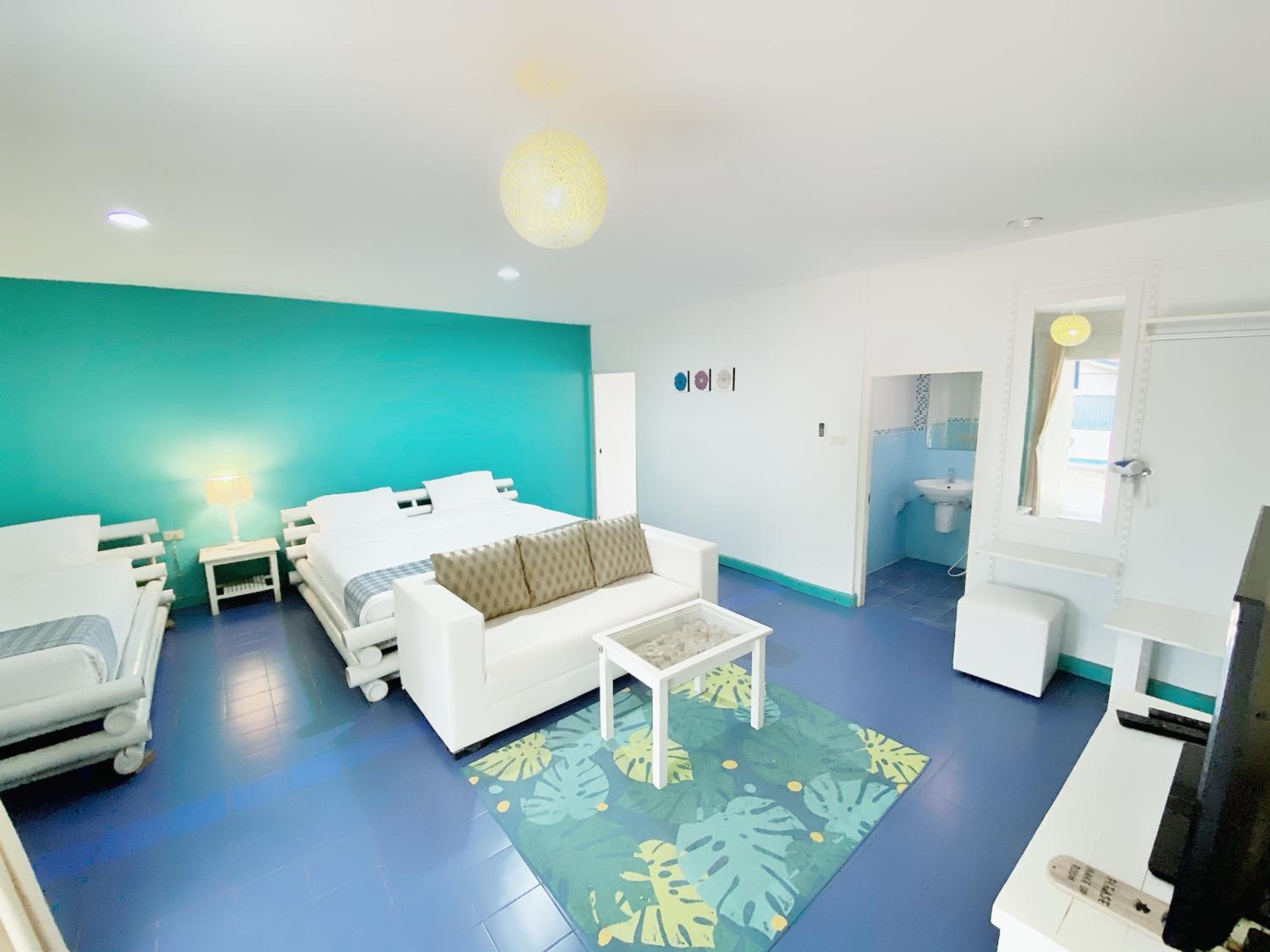 One-Bedroom House - Photo 3