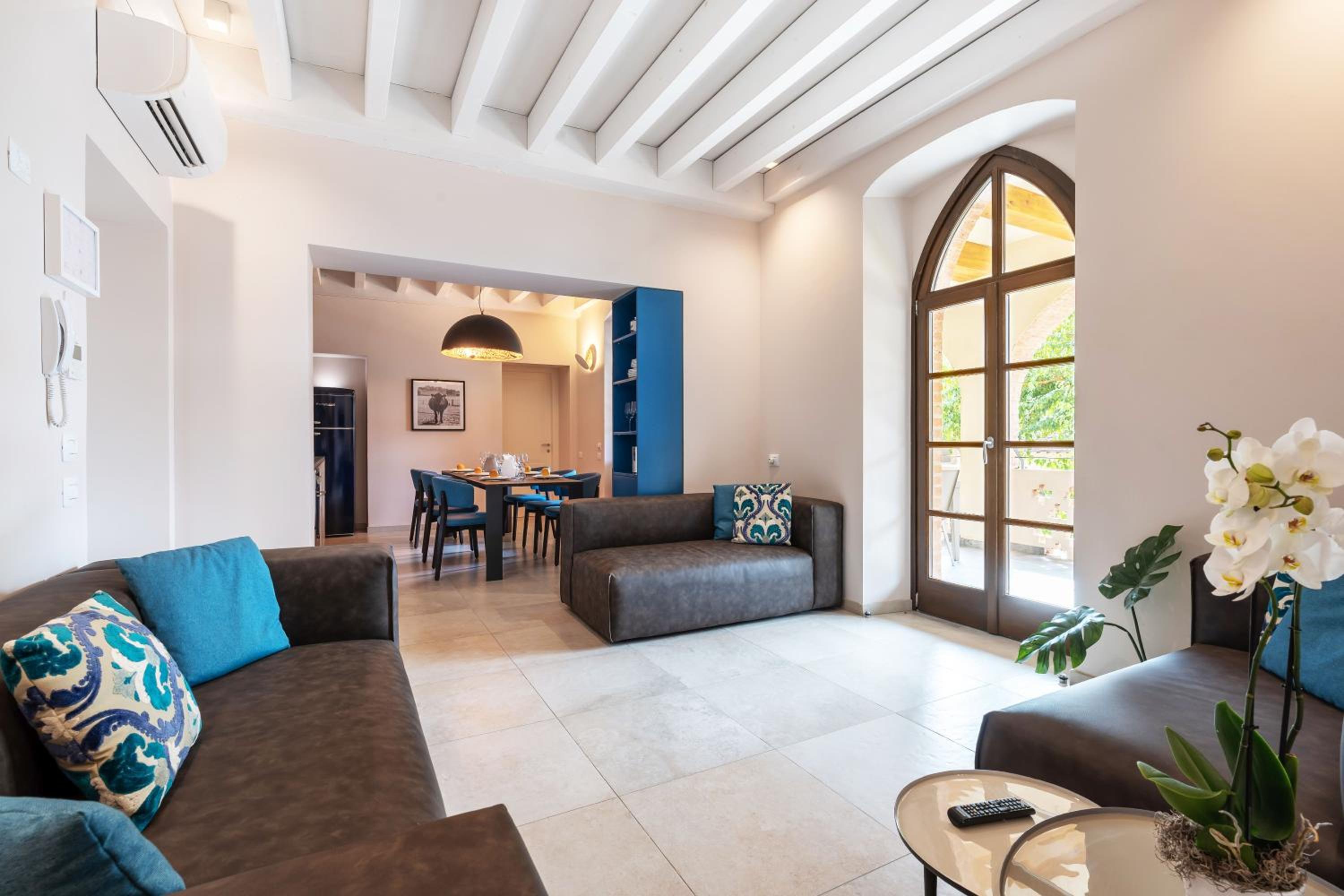 Superior Apartment photo 1