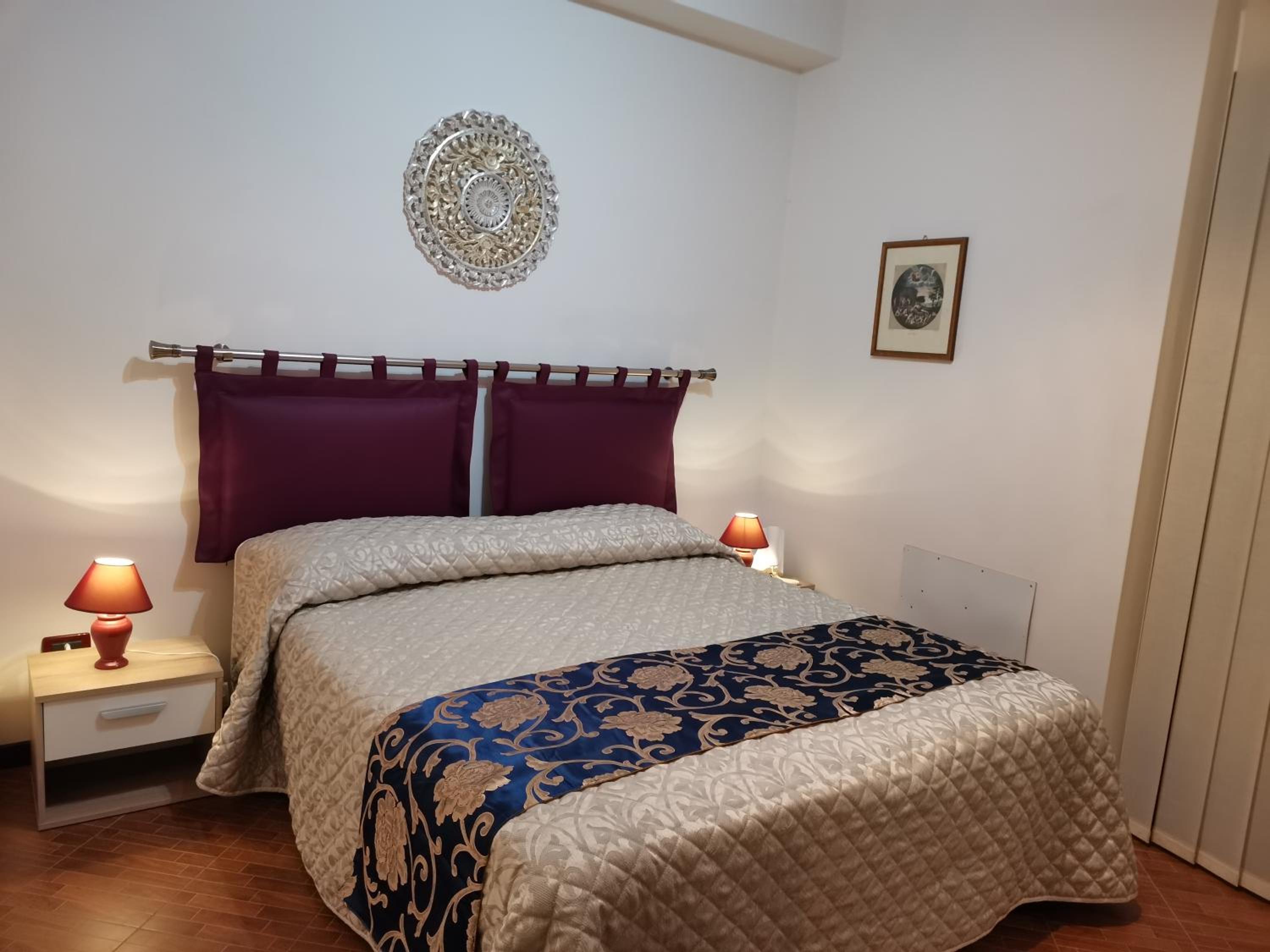 One-Bedroom Apartment - Photo 1