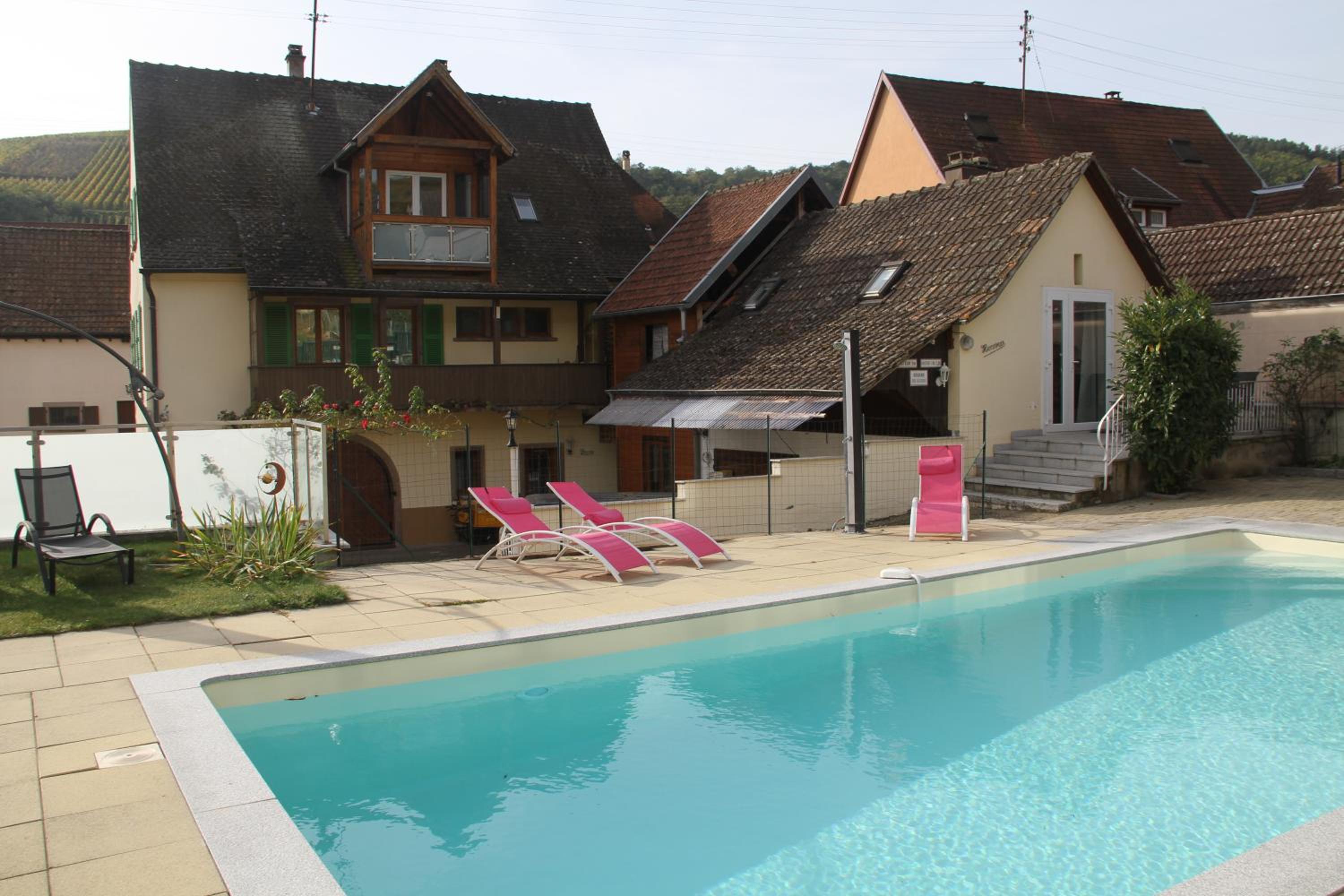 Apartment with Pool View  photo 3