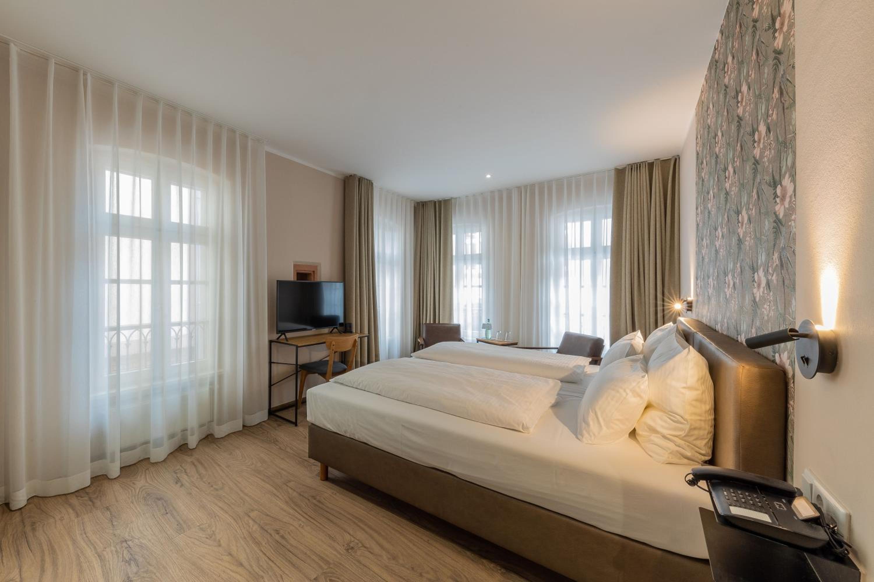 Double Room - Photo 2