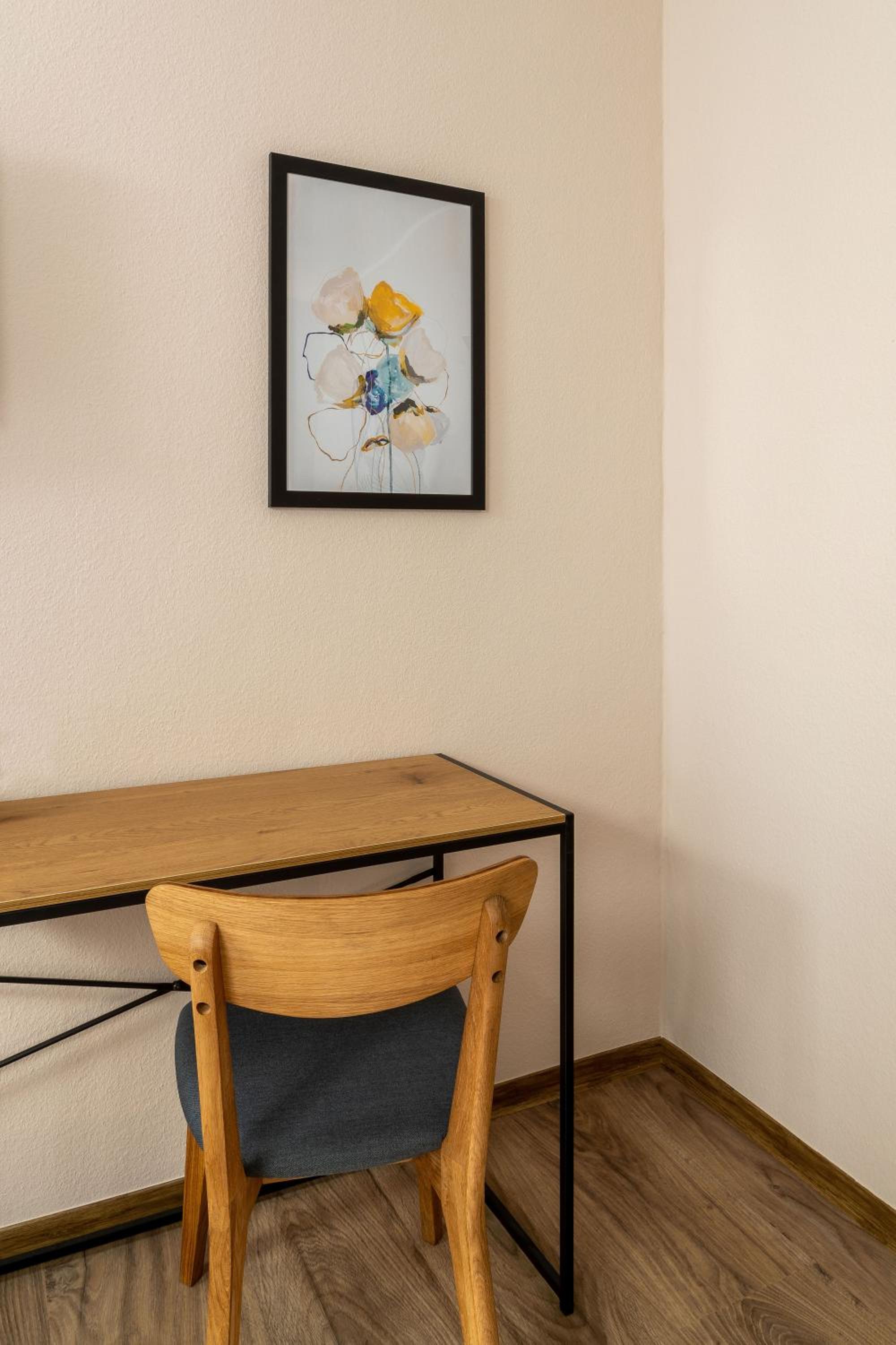 Standard Twin Room - Photo 4