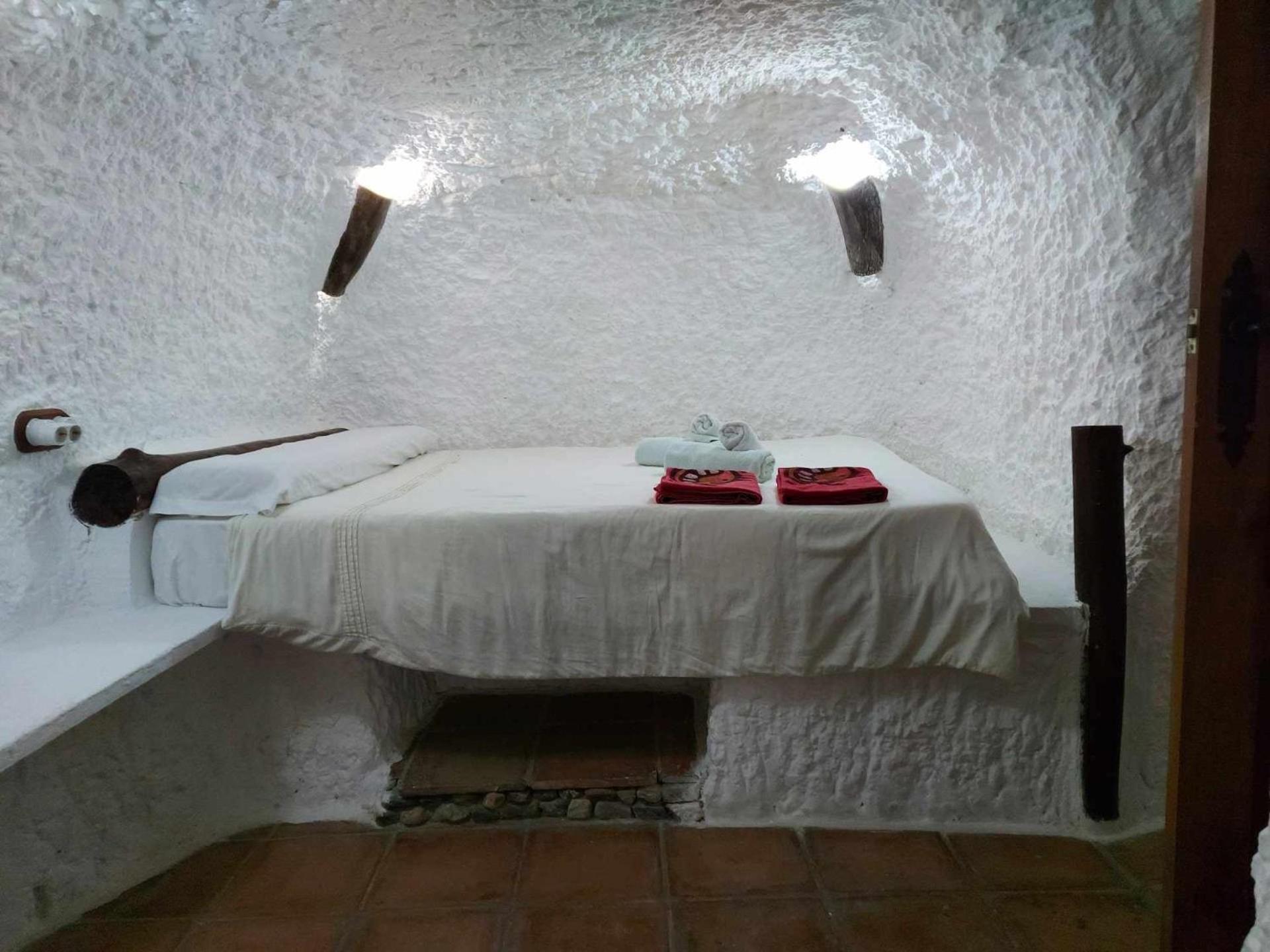 Cueva (4 adultos)