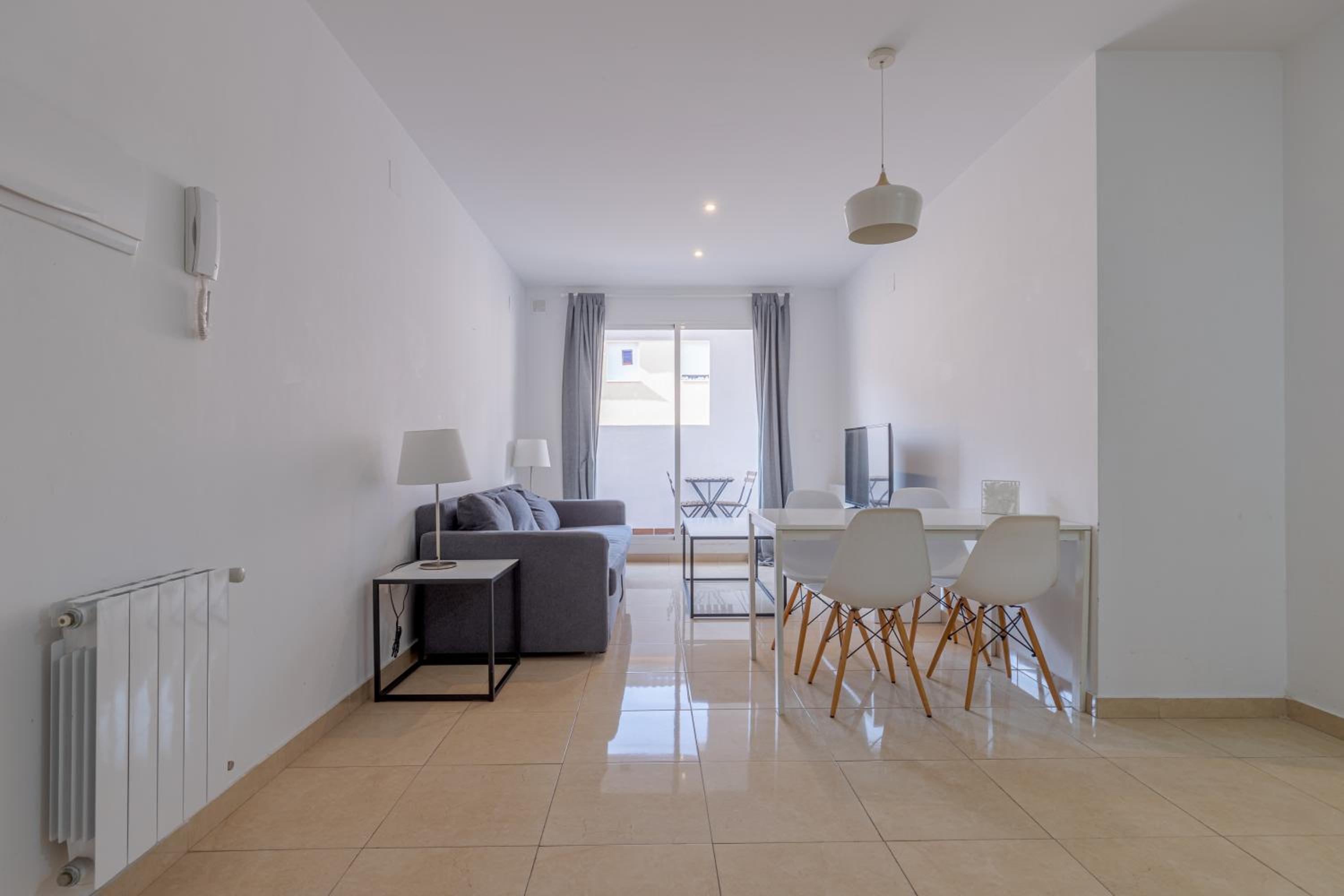 Superior 2 habitaciones, 2 baños y balcón exterior privado