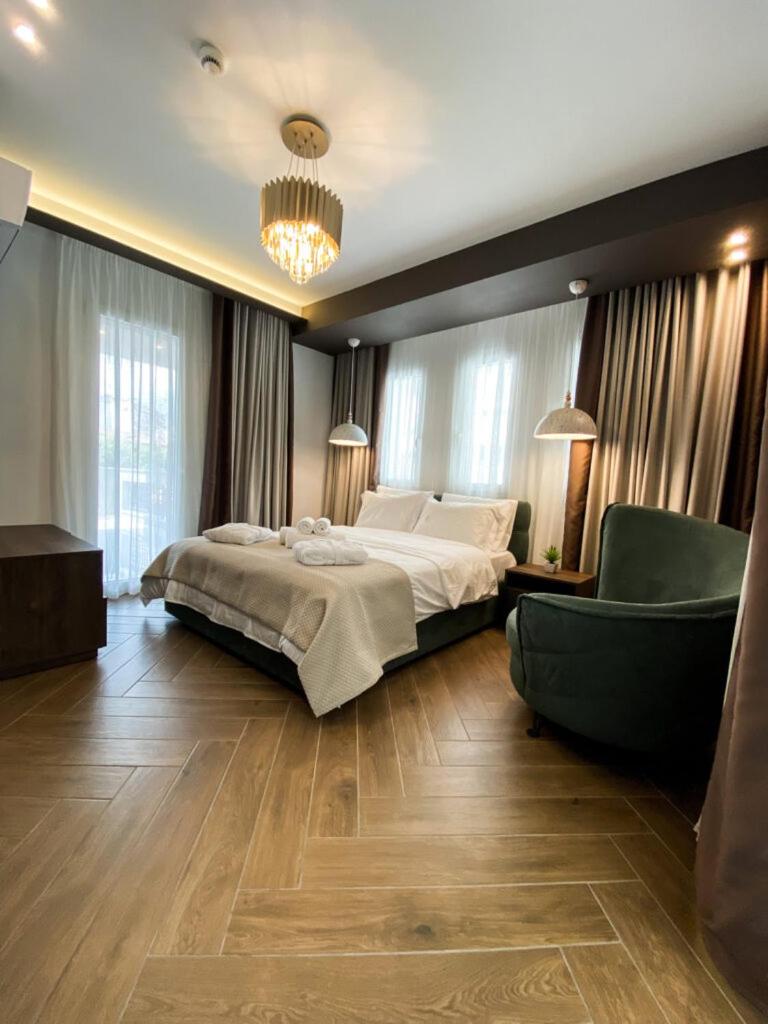 Deluxe Double Room with Balcony photo 3