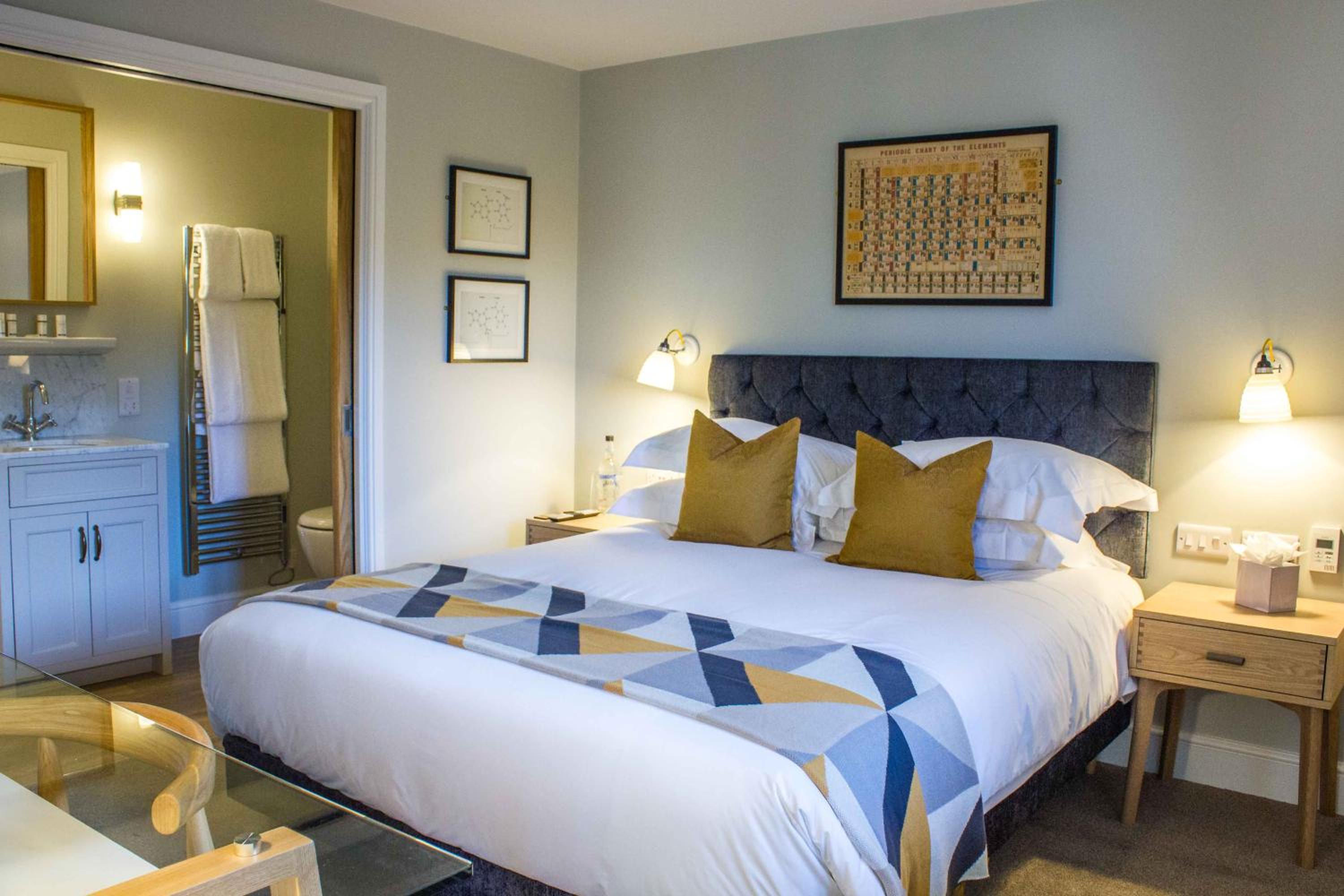 Standard King Room photo 1