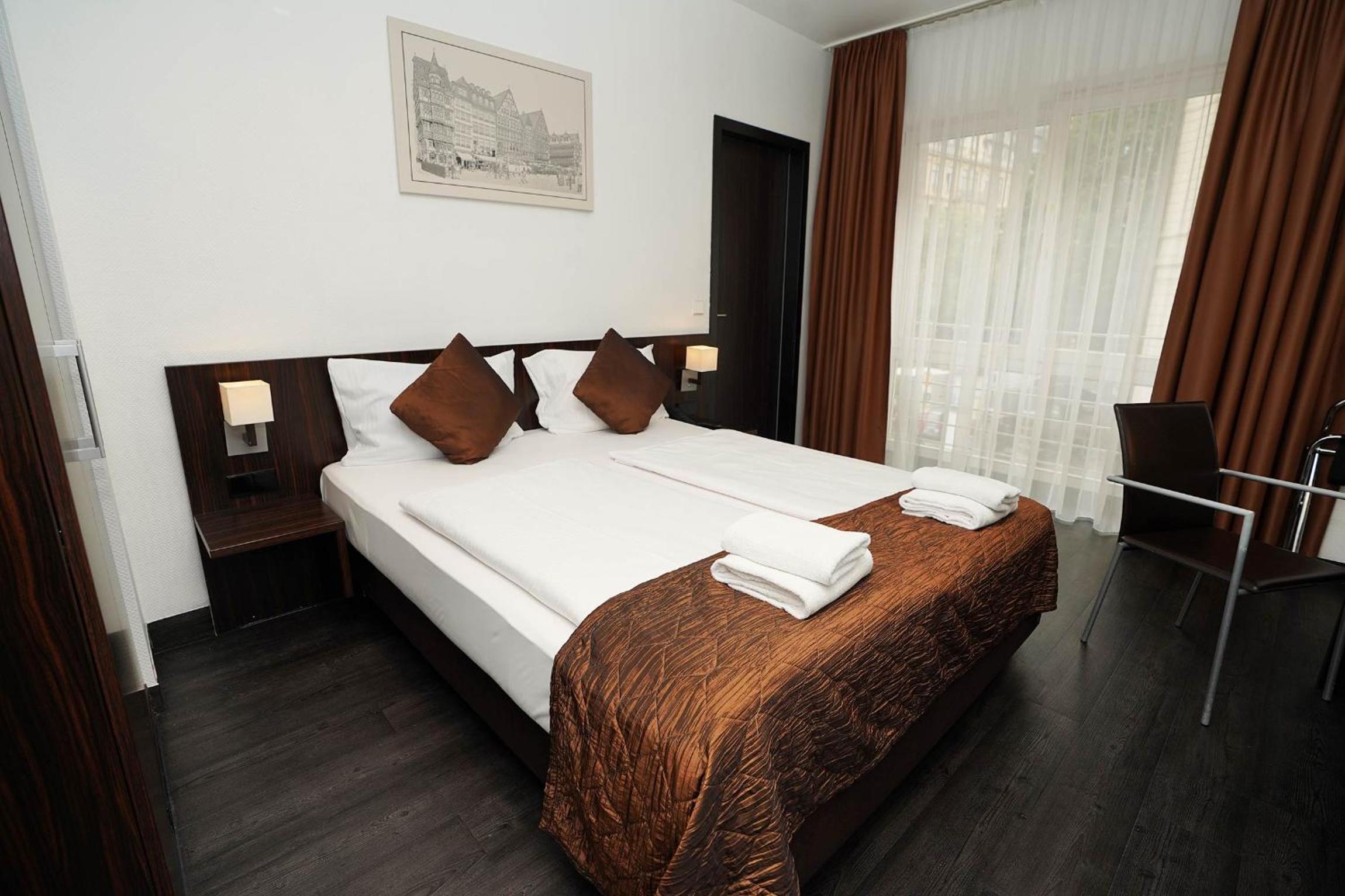 Double Room - Photo 12