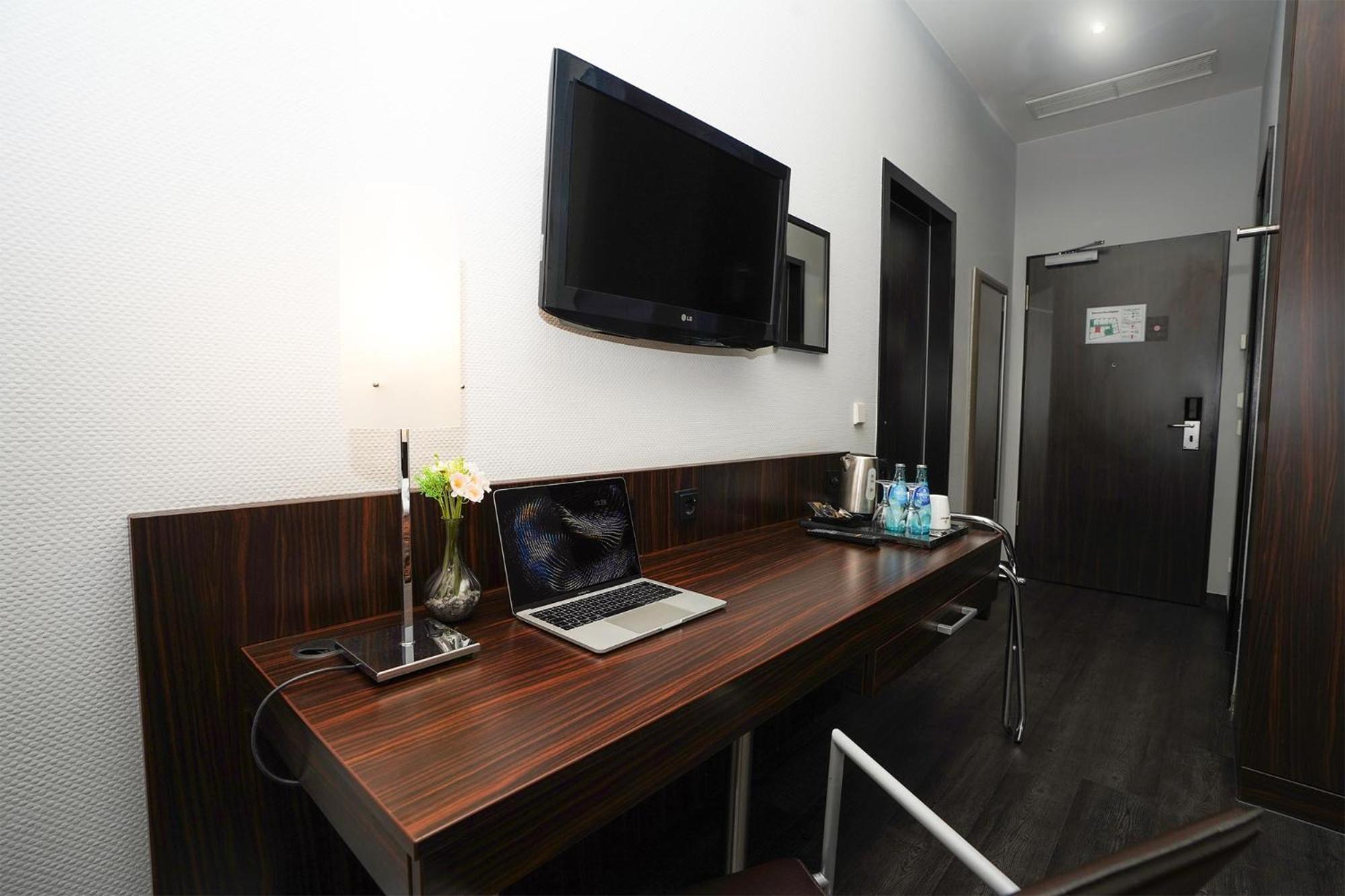 Double Room - Photo 14