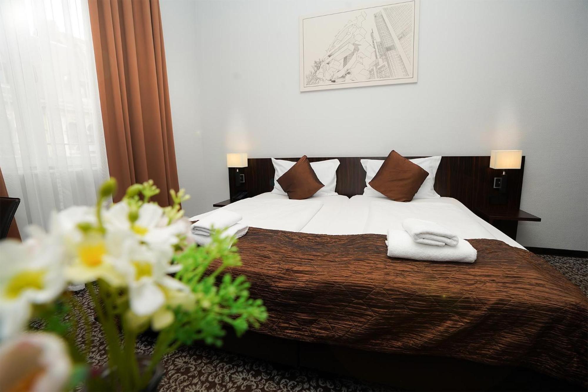 Business Double or Twin Room - Photo 1
