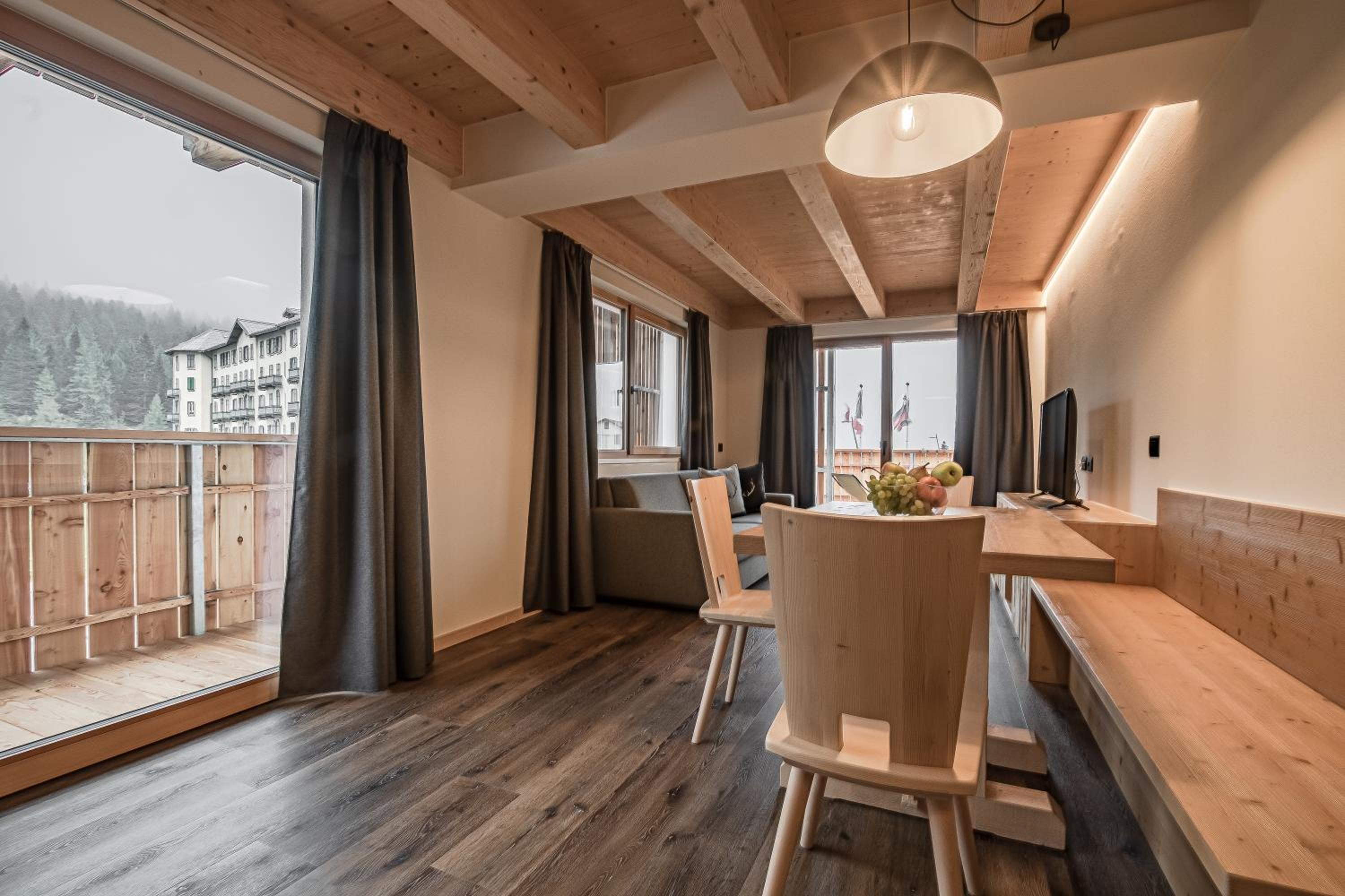 Apartment with Lake View photo 3