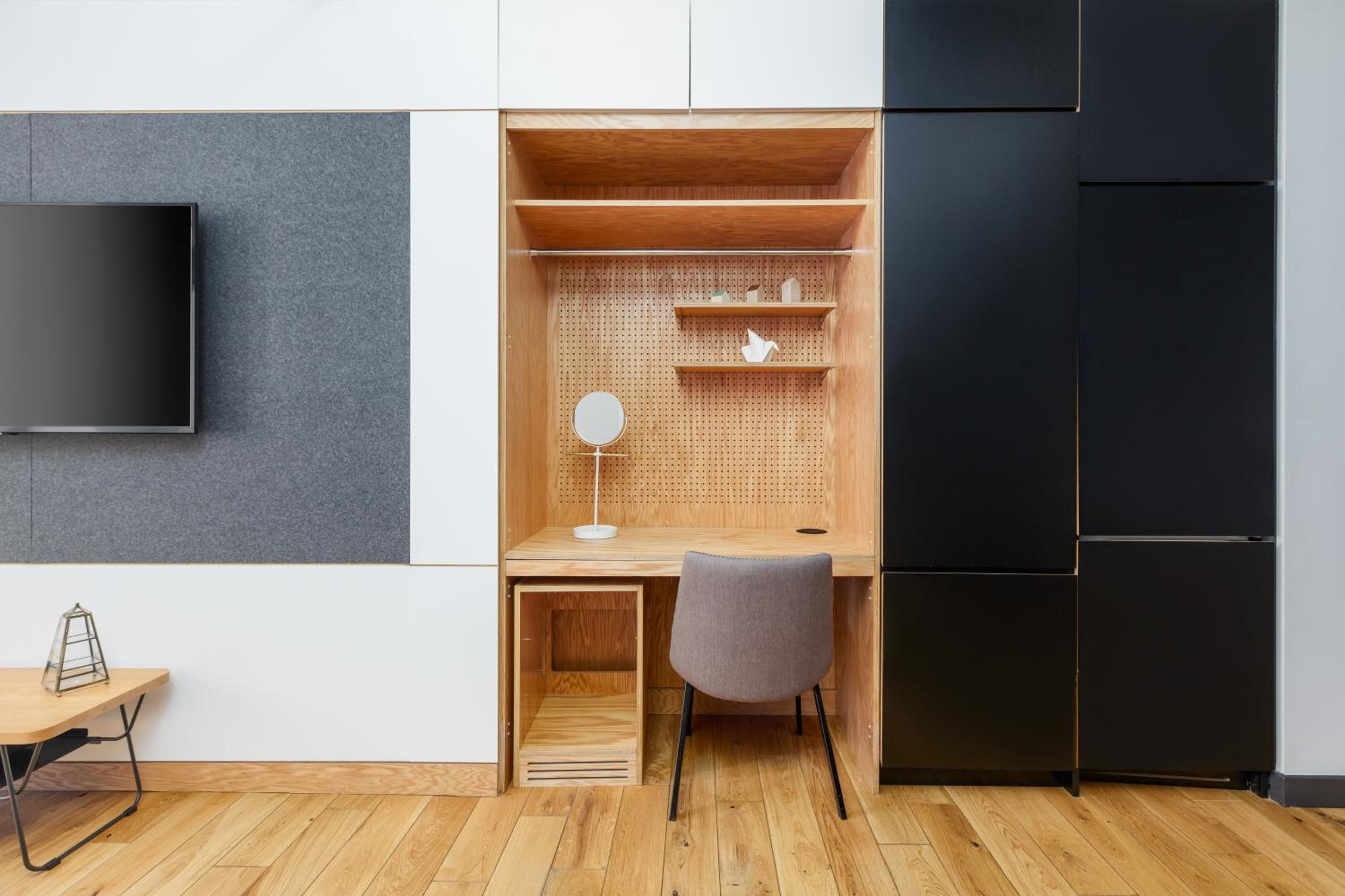 Studio Plus
