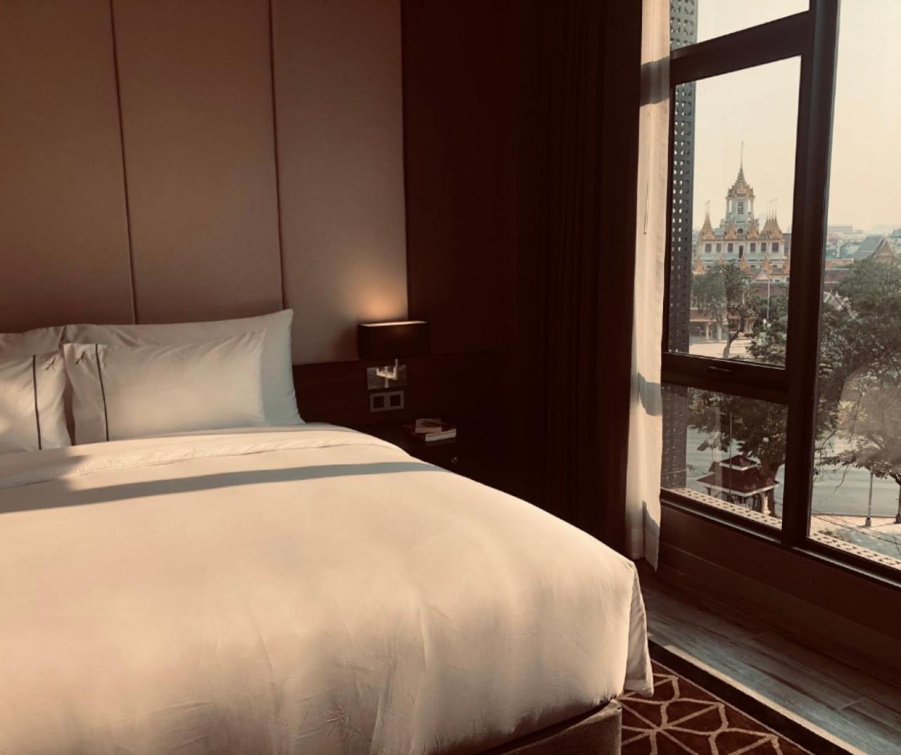 Deluxe King Suite