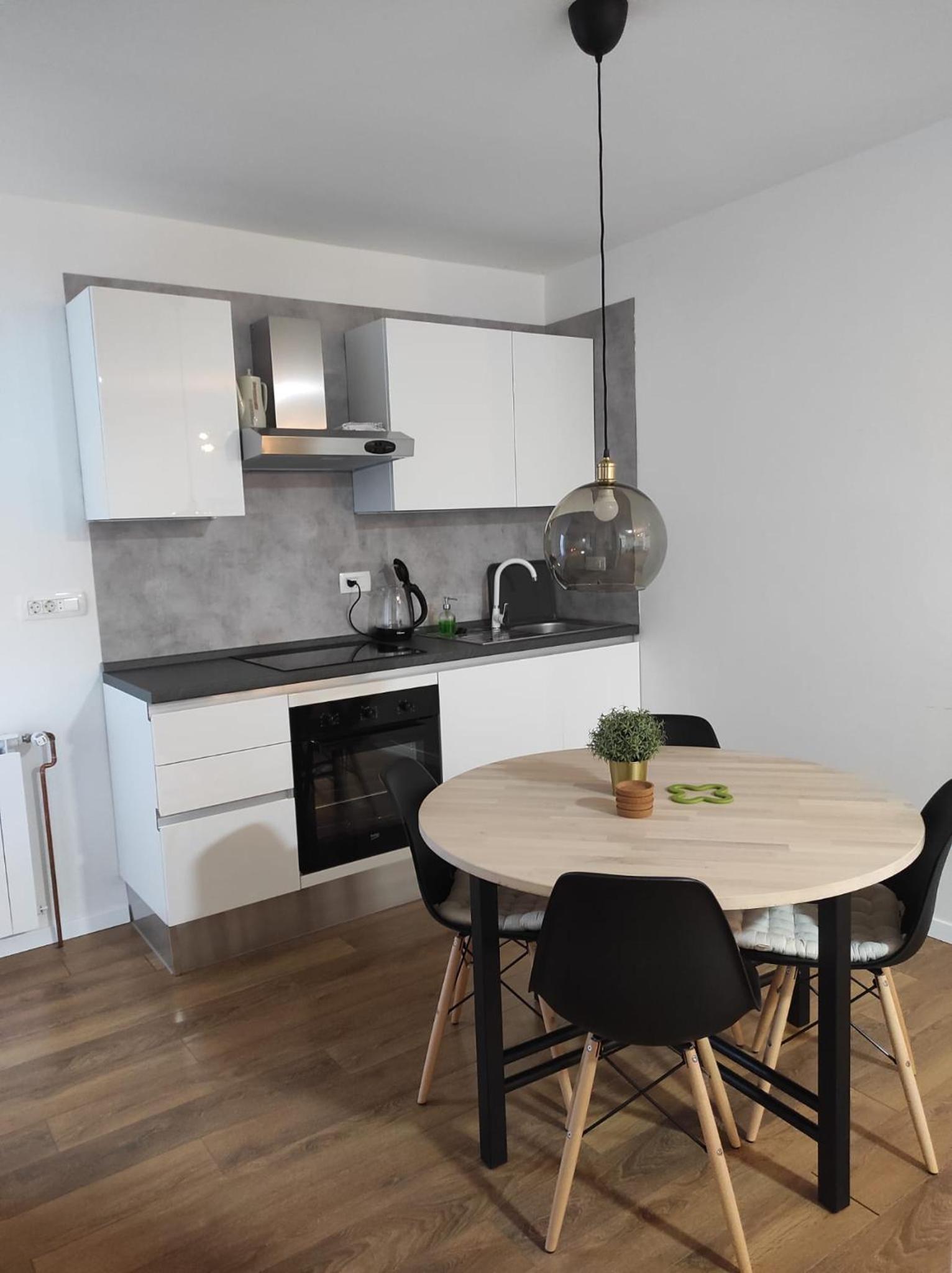 Two-Bedroom House - Photo 9