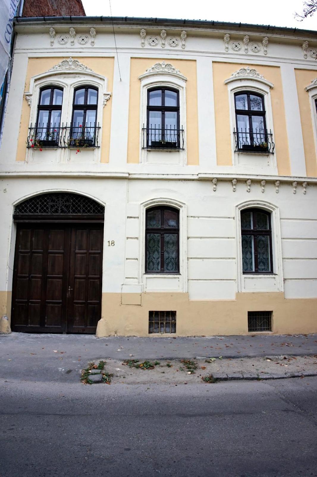 One-Bedroom Apartment - Photo 13