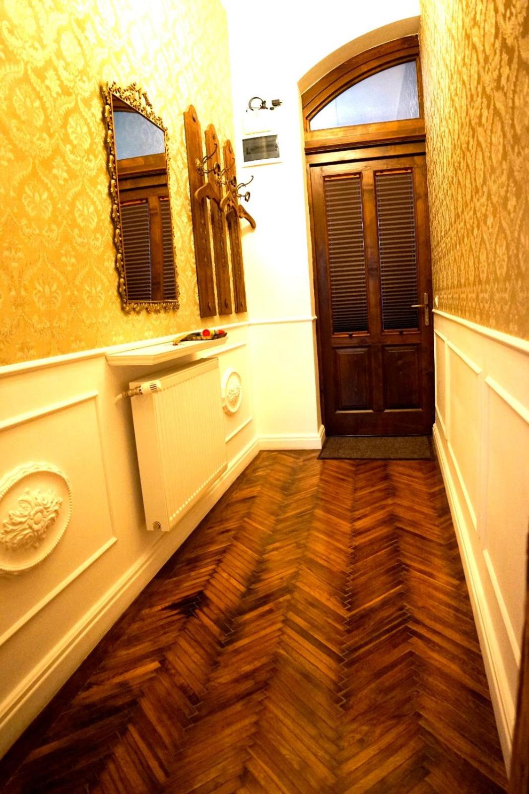 One-Bedroom Apartment - Photo 12