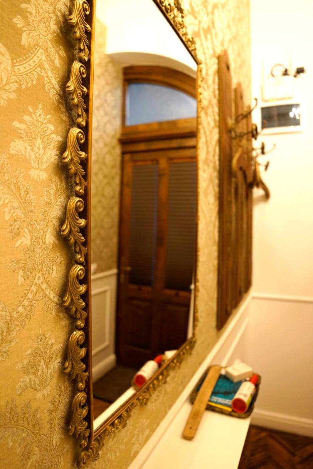 One-Bedroom Apartment - Photo 3