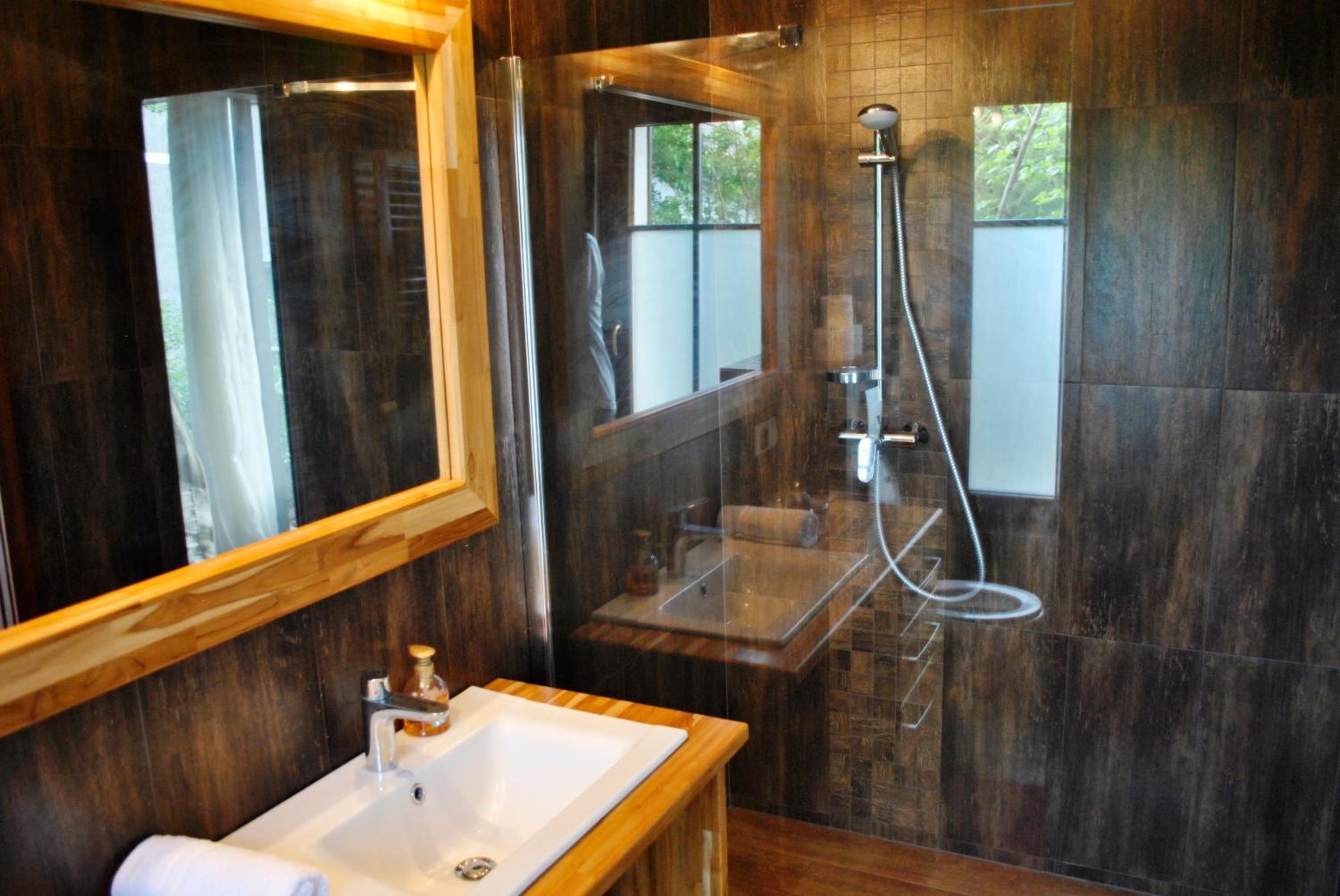 Deluxe King Room photo 3