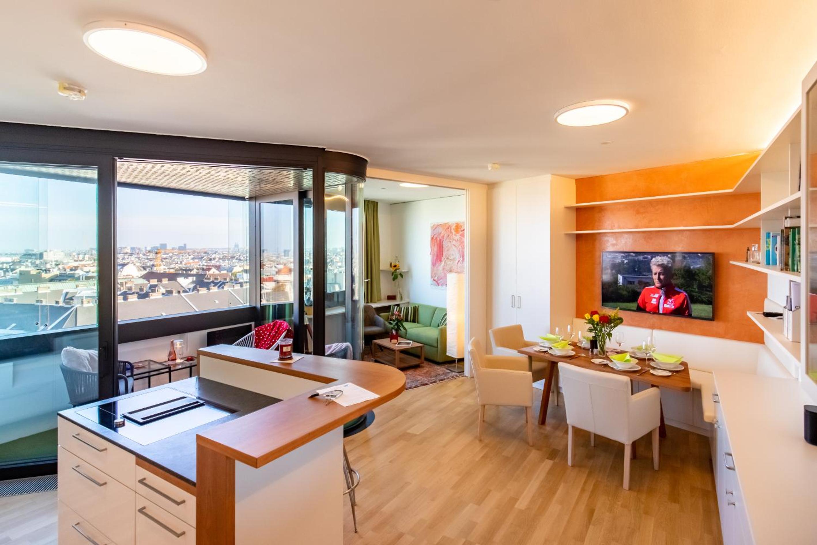 Rooftop Apartment  (East View)