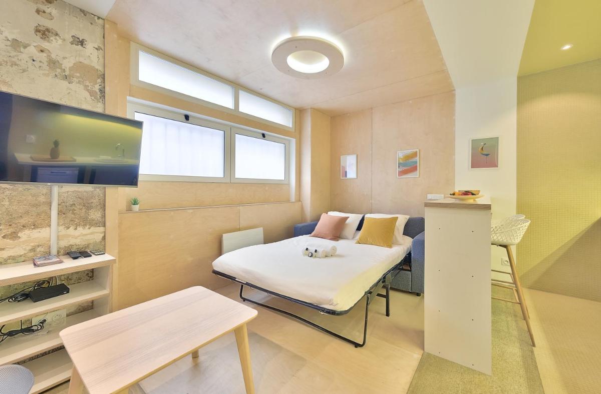 One-Bedroom Apartment photo 2