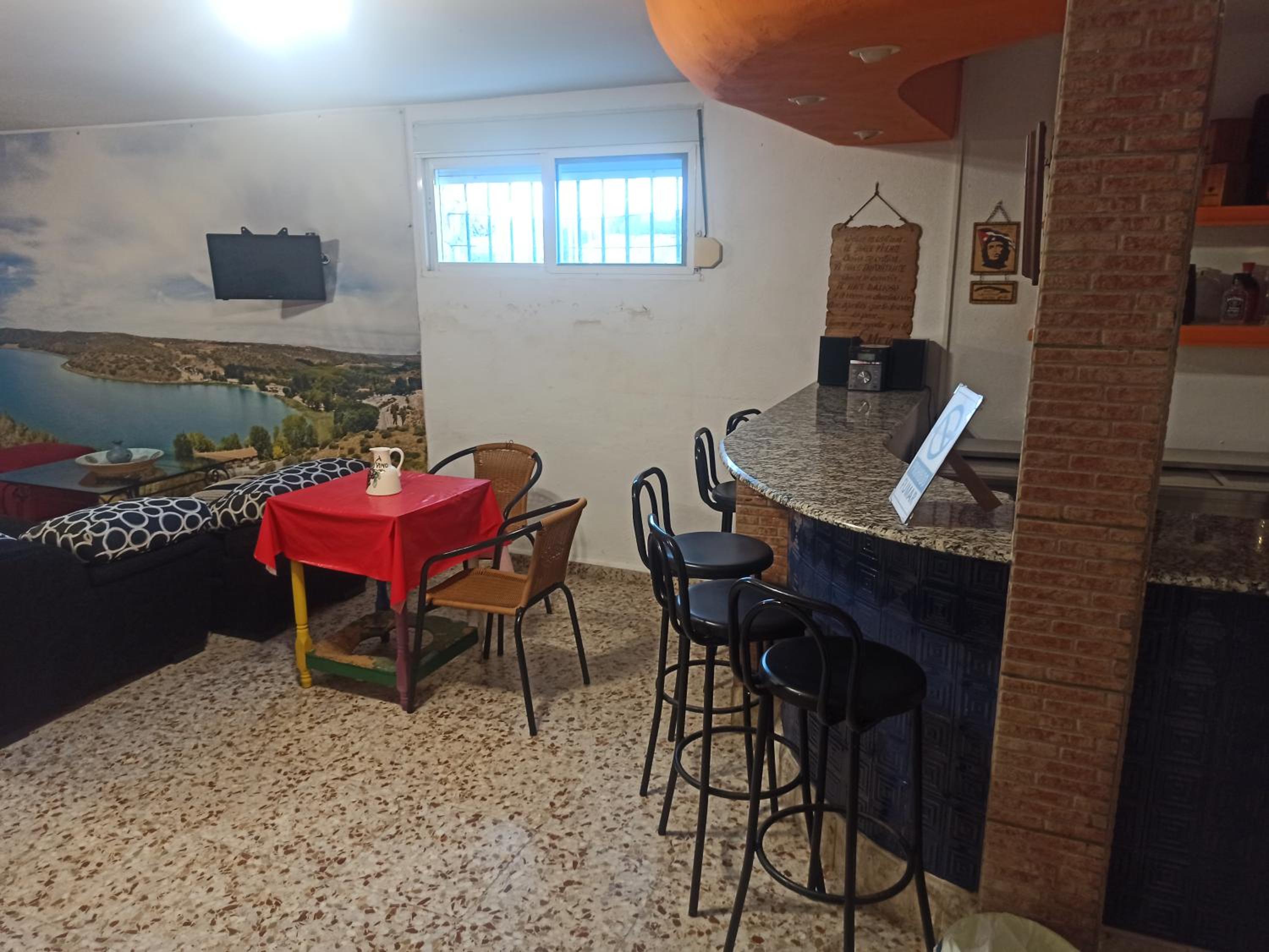Habitación Triple Básica con Baño Compartido