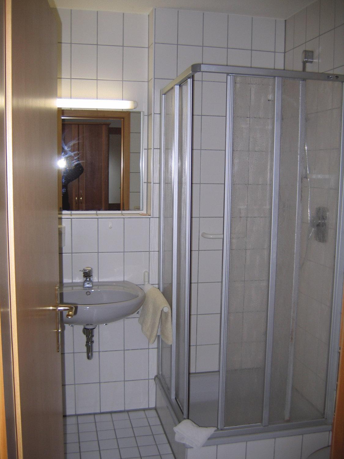 Double or Twin Room - Photo 4