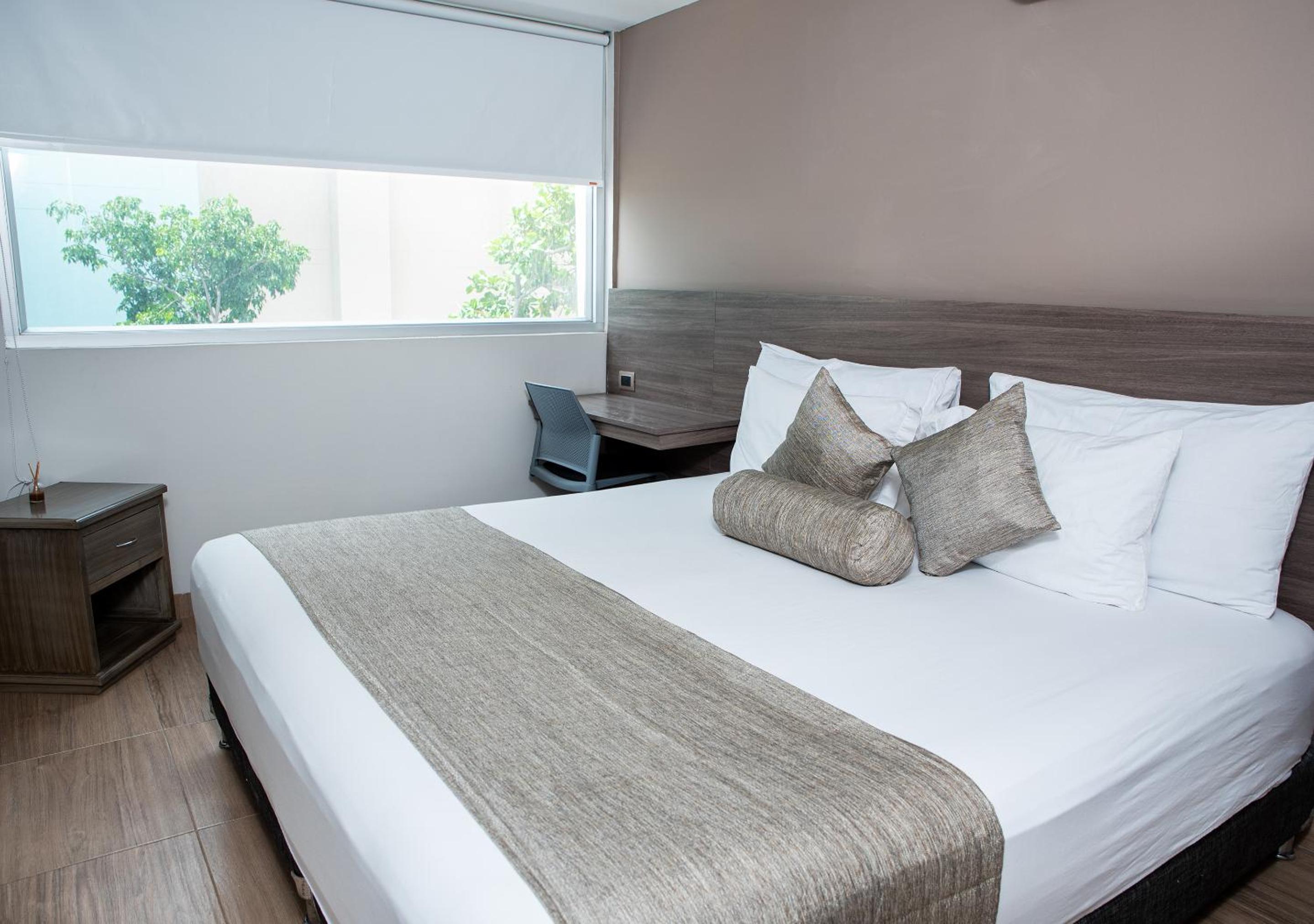 Deluxe King Room photo 1