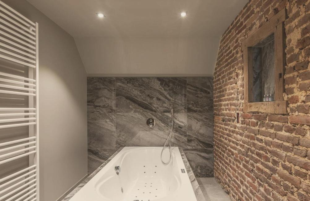 Two-Bedroom House - Photo 22