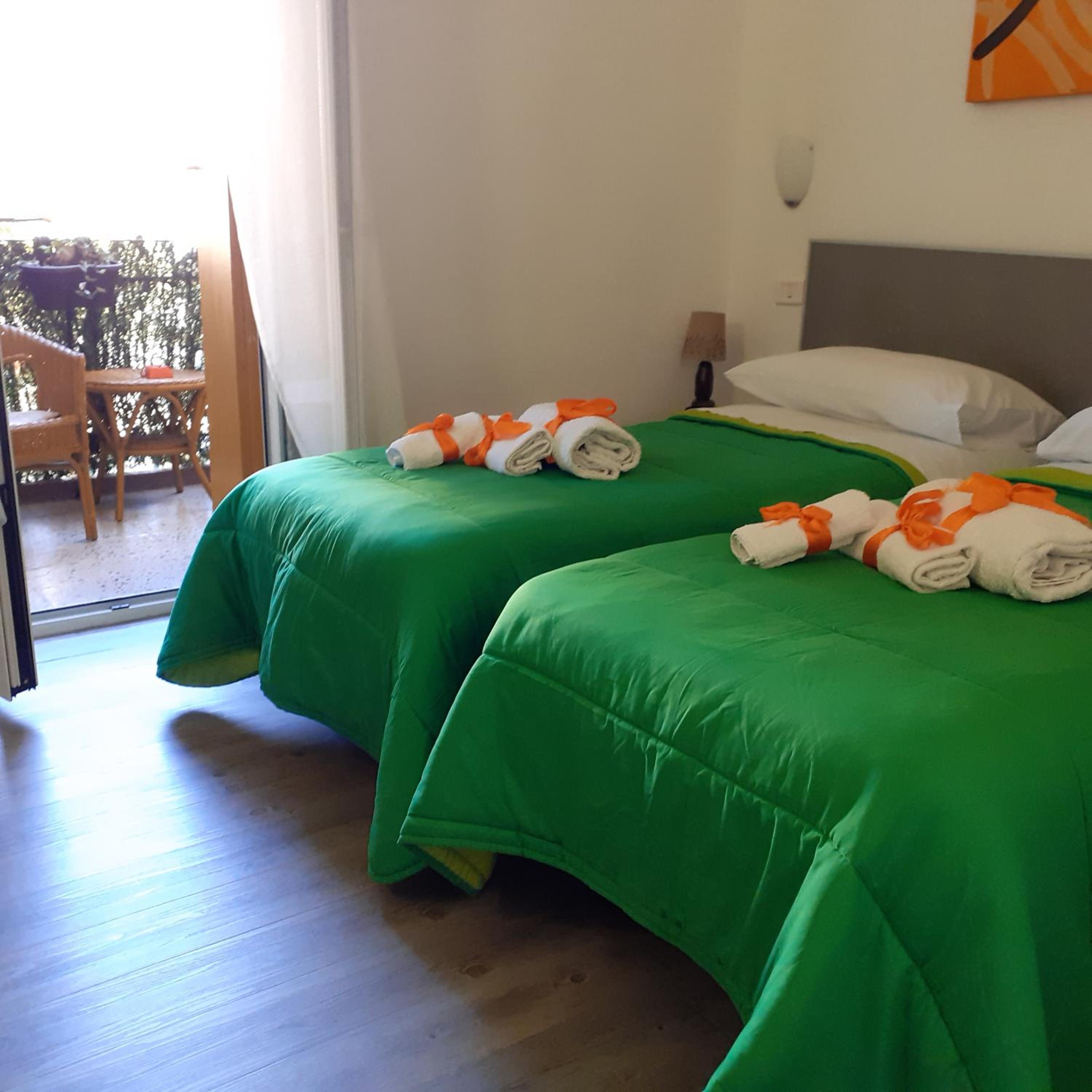 Double Room - Photo 10