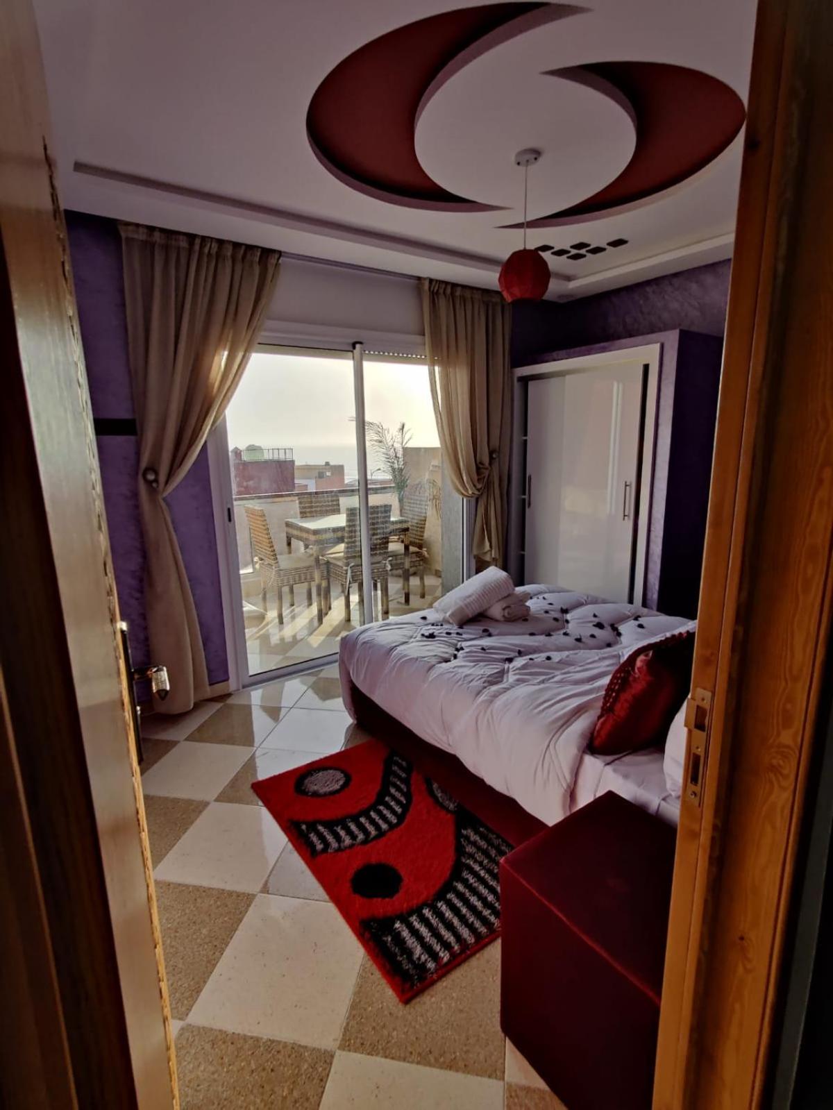 Apartment with Sea View - Photo 6