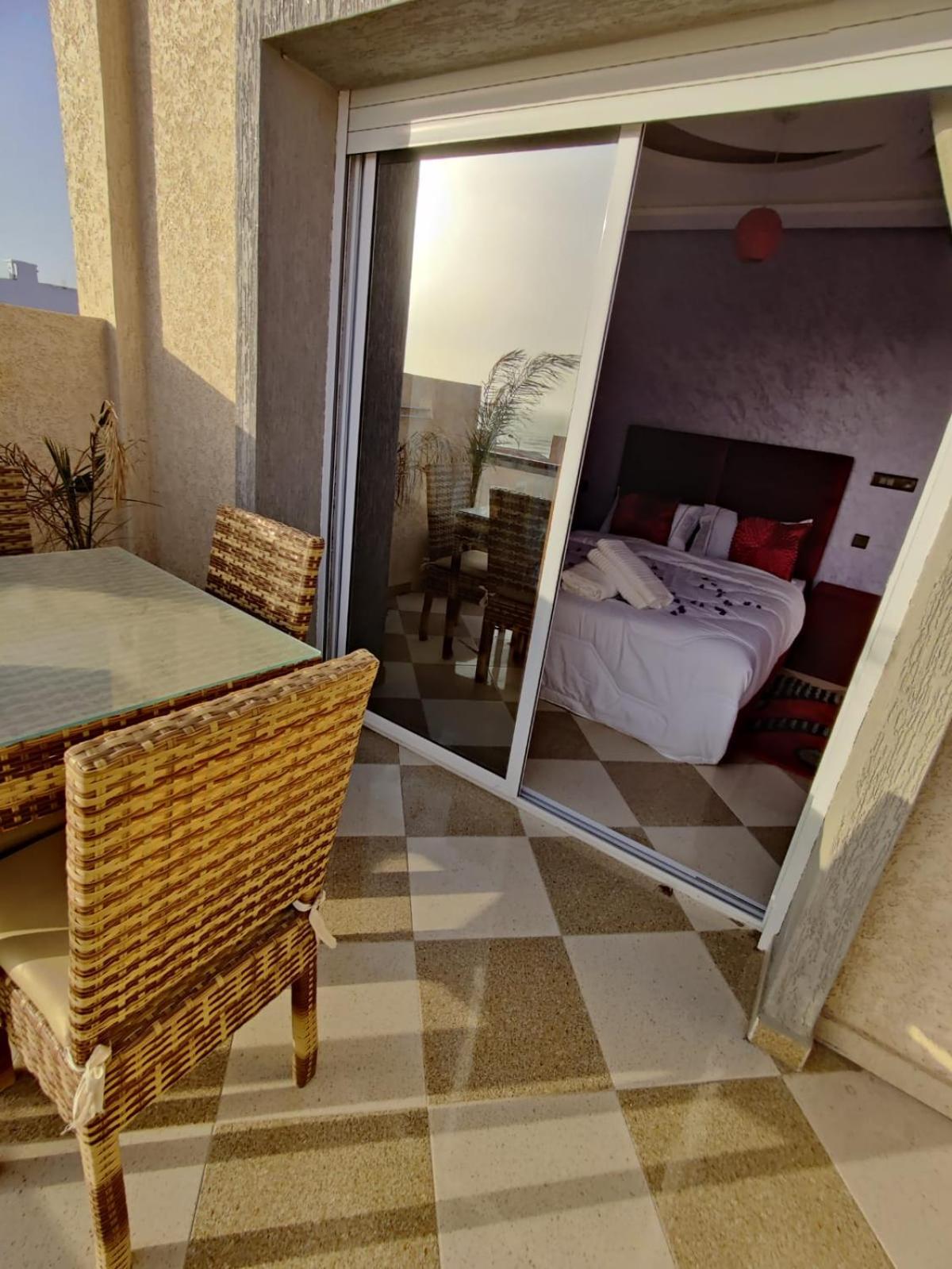 Apartment with Sea View - Photo 7