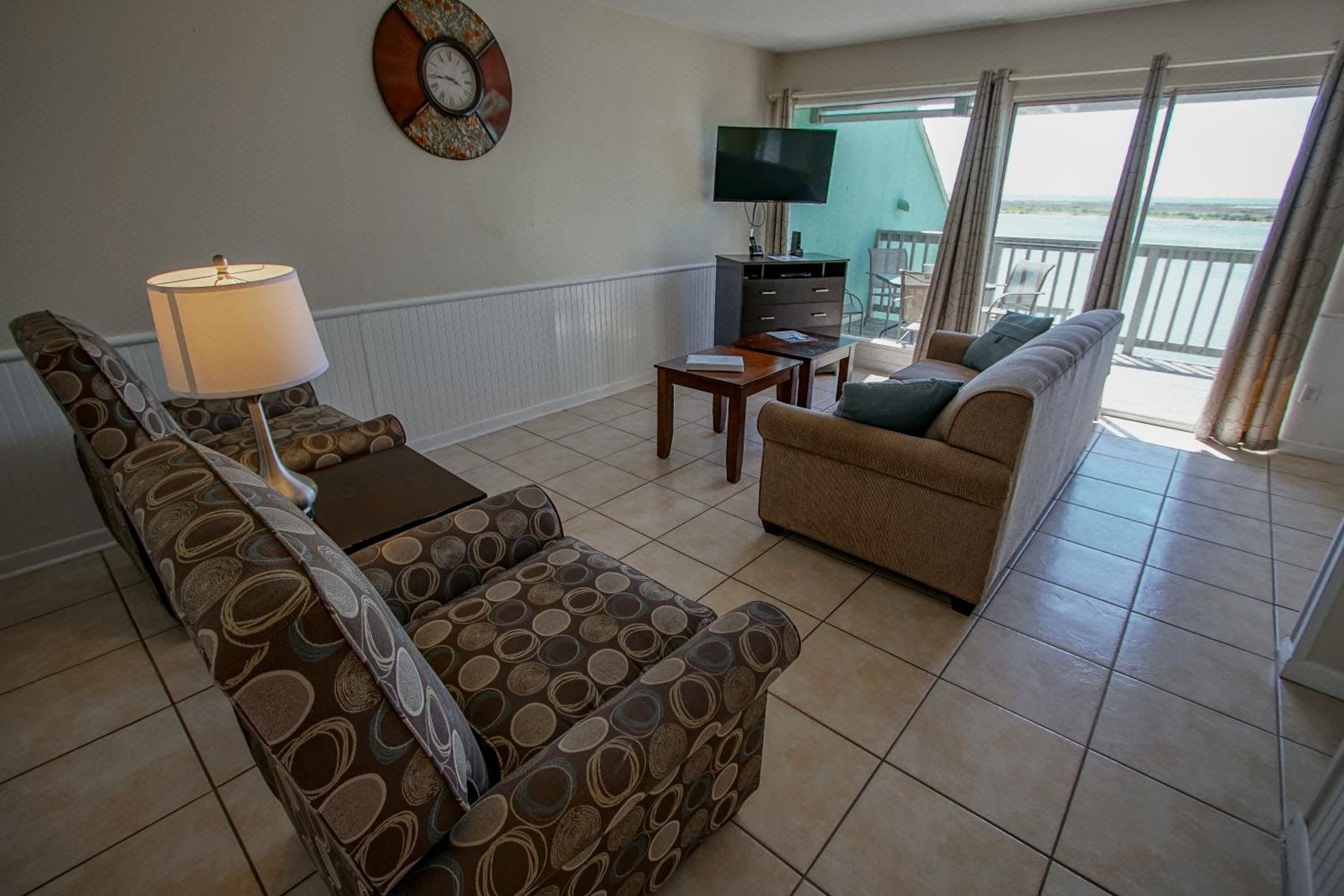 Three-Bedroom Townhouse photo 1