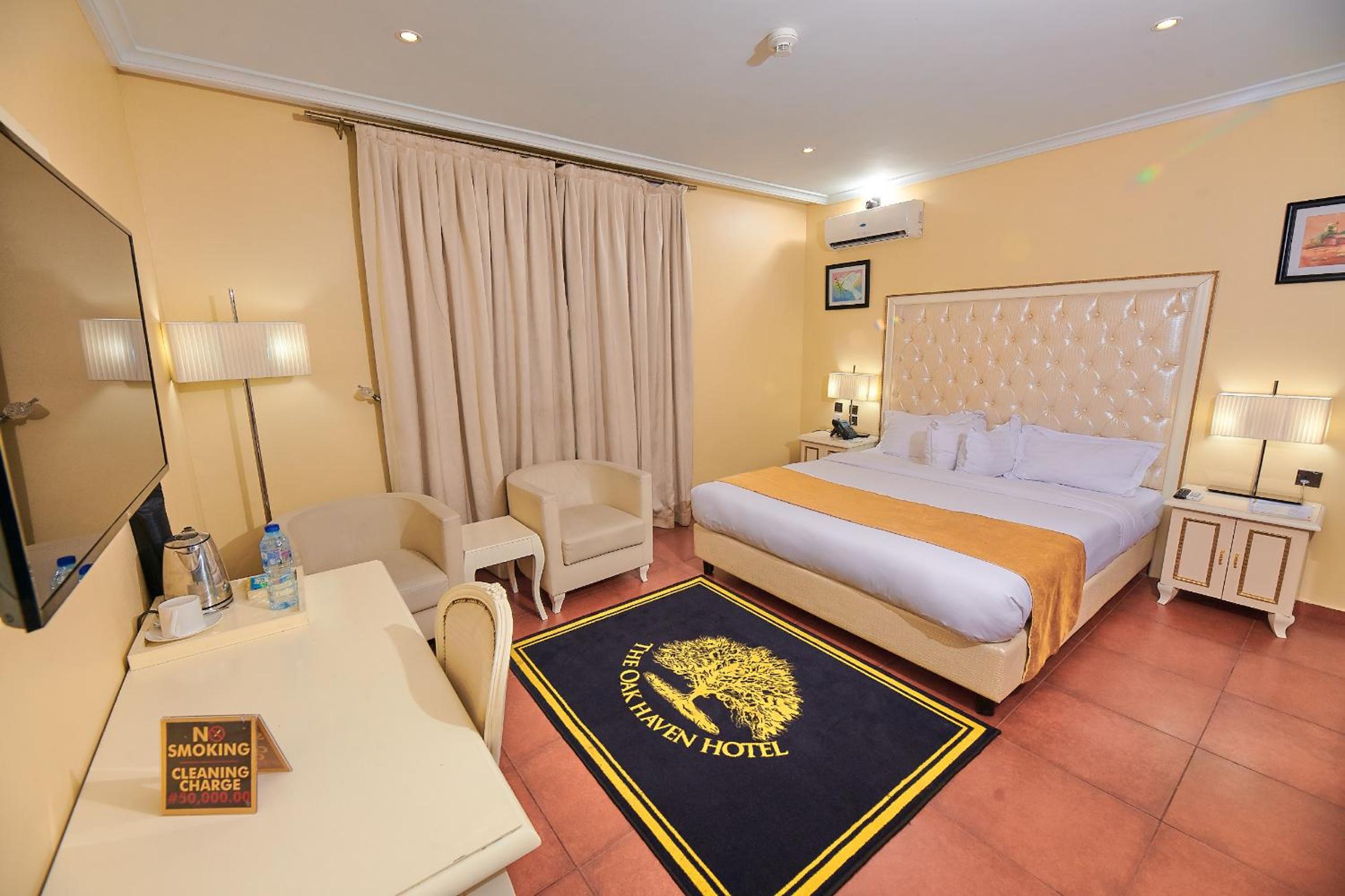 Deluxe King Room