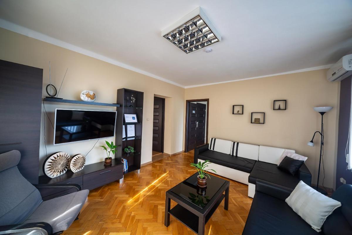 Apartment photo 2