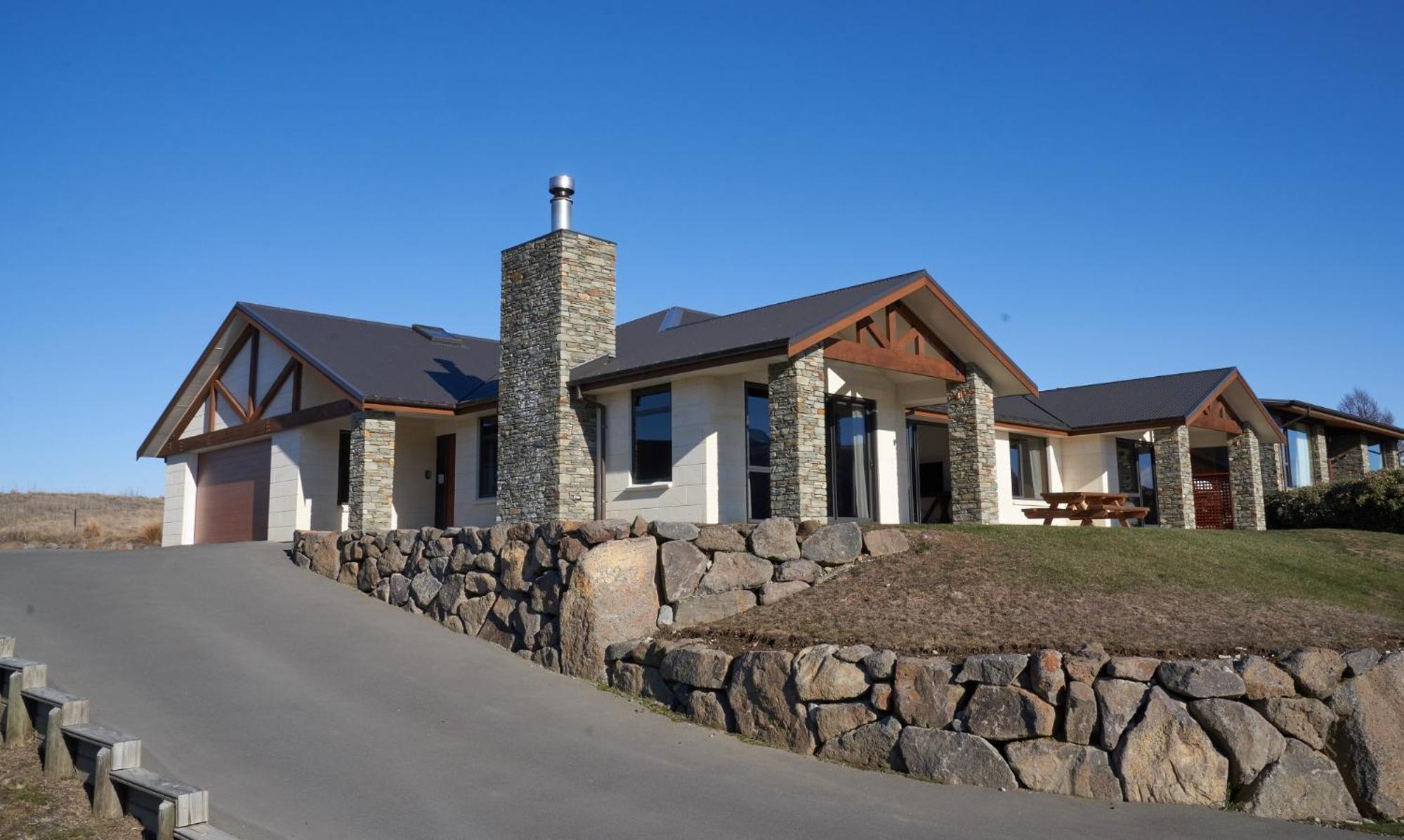 Four-Bedroom House photo 2