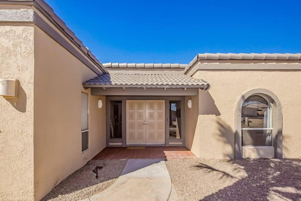 Three-Bedroom House photo 3